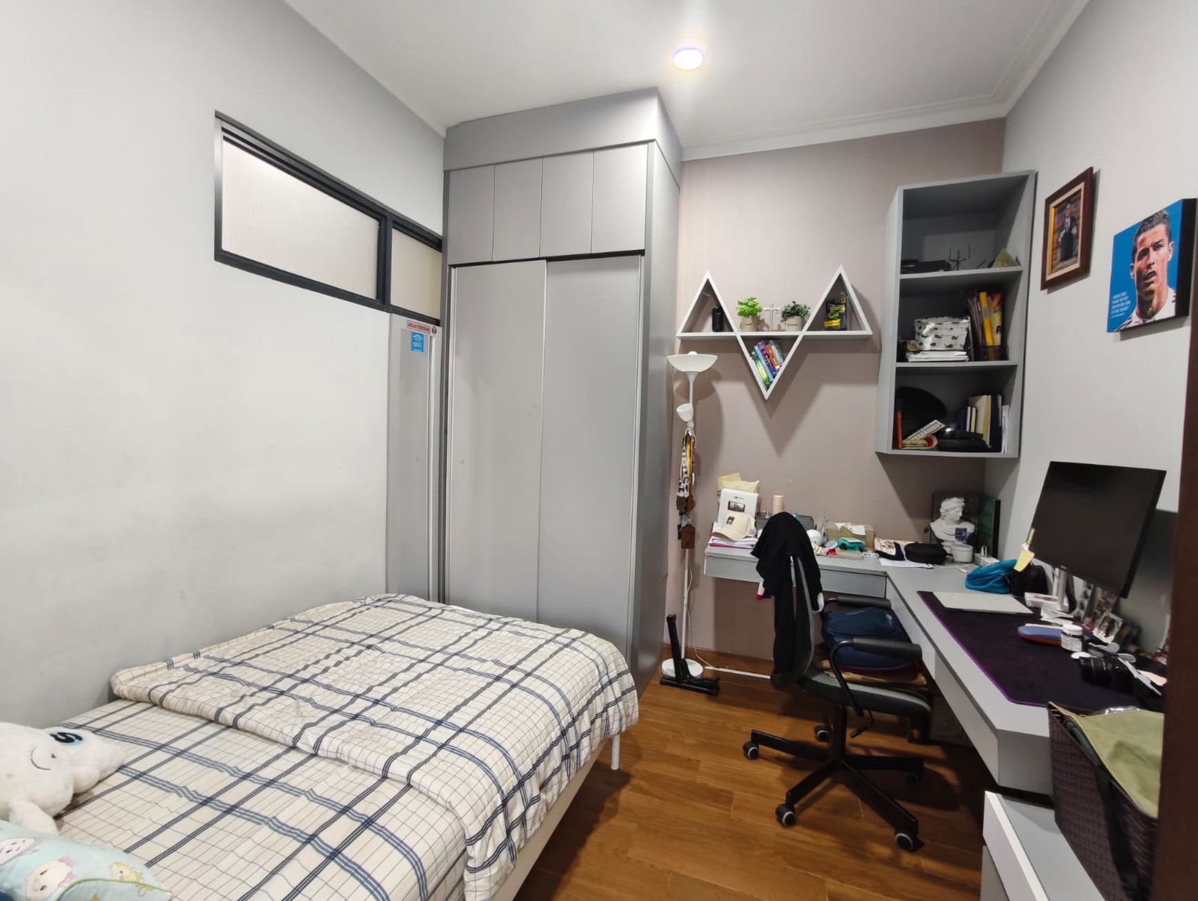 Rumah Mewah dekat Penabur Kota Wisata 