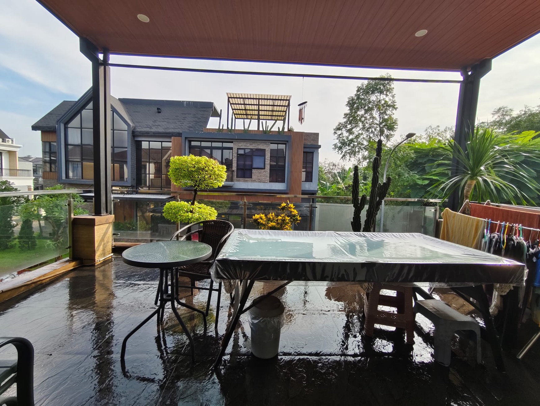 Rumah Mewah dekat Penabur Kota Wisata 