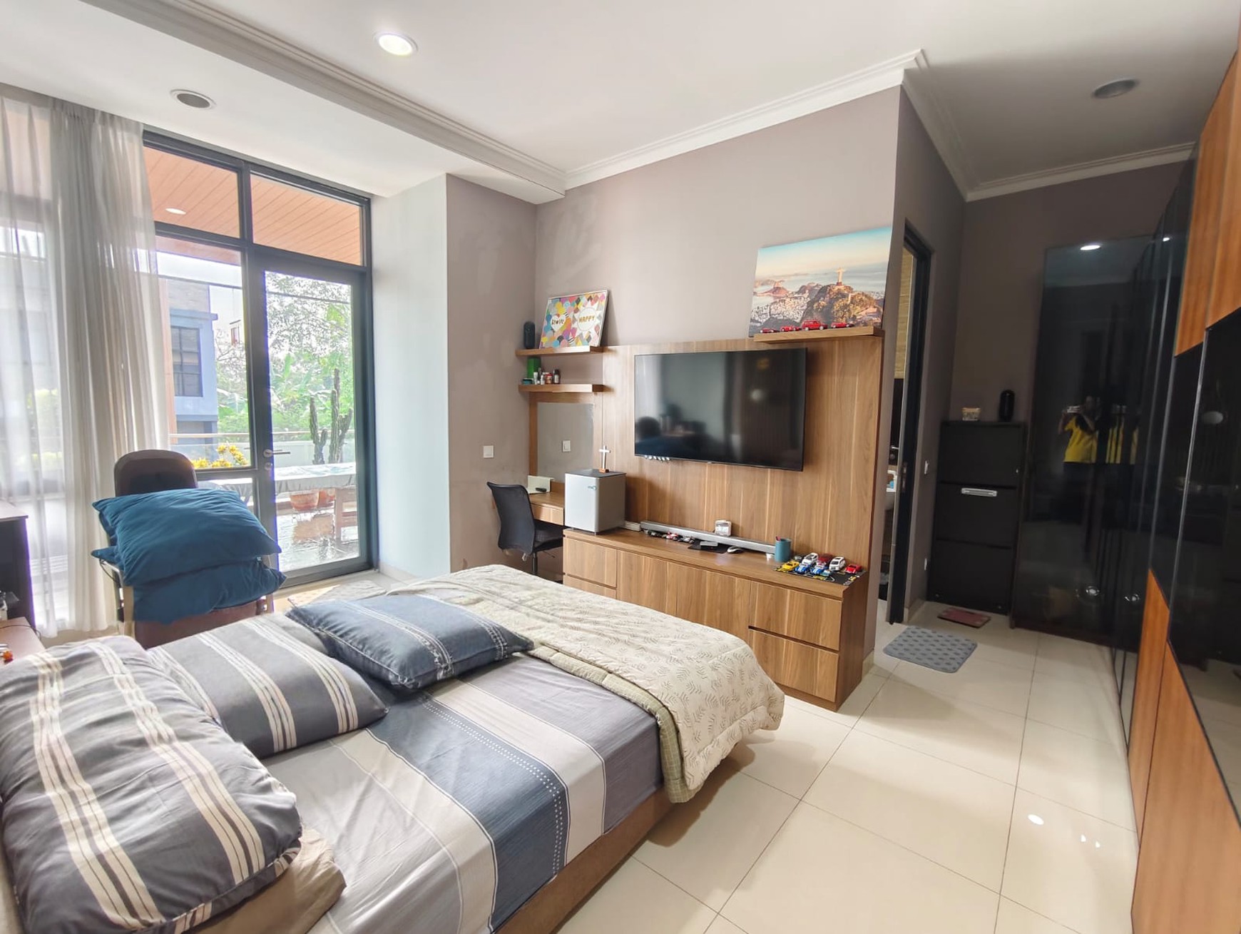 Rumah Mewah dekat Penabur Kota Wisata 