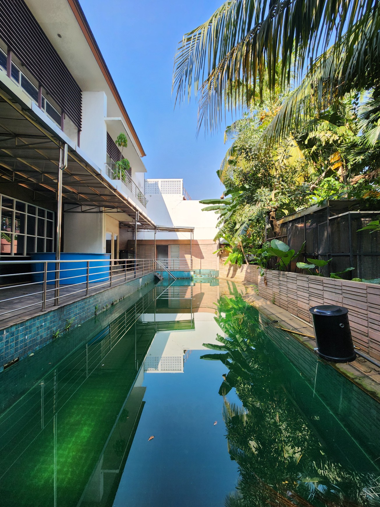 DIJUAL RUMAH 2 LANTAI SUPER LUAS DI KINTAMANI RAYA - KELAPA GADING BARAT, JAKARTA UTARA