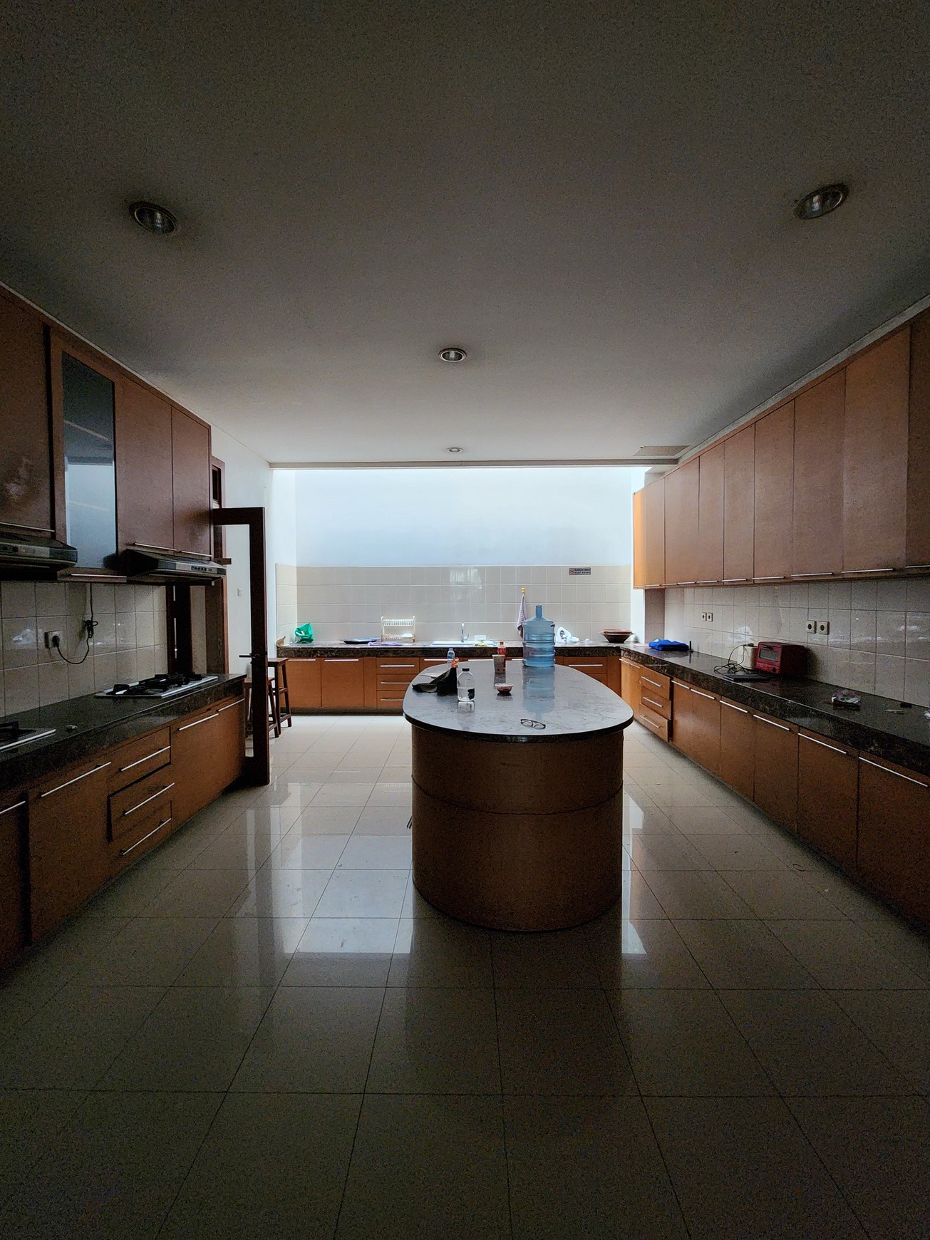 DIJUAL RUMAH 2 LANTAI SUPER LUAS DI KINTAMANI RAYA - KELAPA GADING BARAT, JAKARTA UTARA
