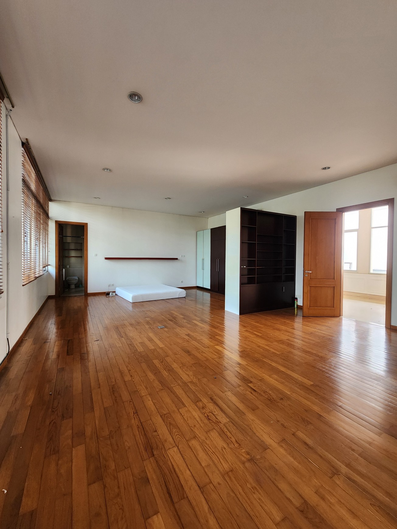DIJUAL RUMAH 2 LANTAI SUPER LUAS DI KINTAMANI RAYA - KELAPA GADING BARAT, JAKARTA UTARA