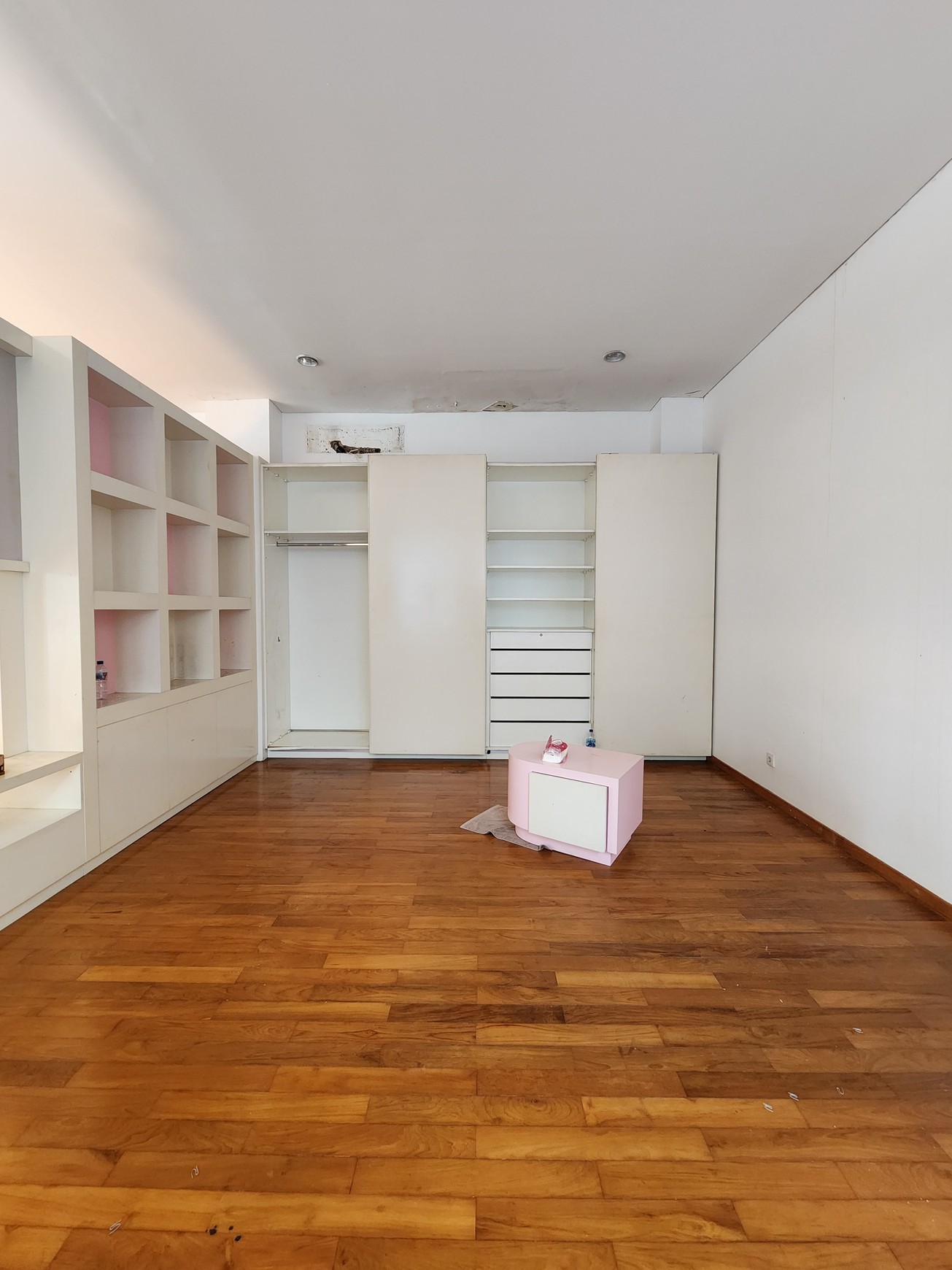 DIJUAL RUMAH 2 LANTAI SUPER LUAS DI KINTAMANI RAYA - KELAPA GADING BARAT, JAKARTA UTARA