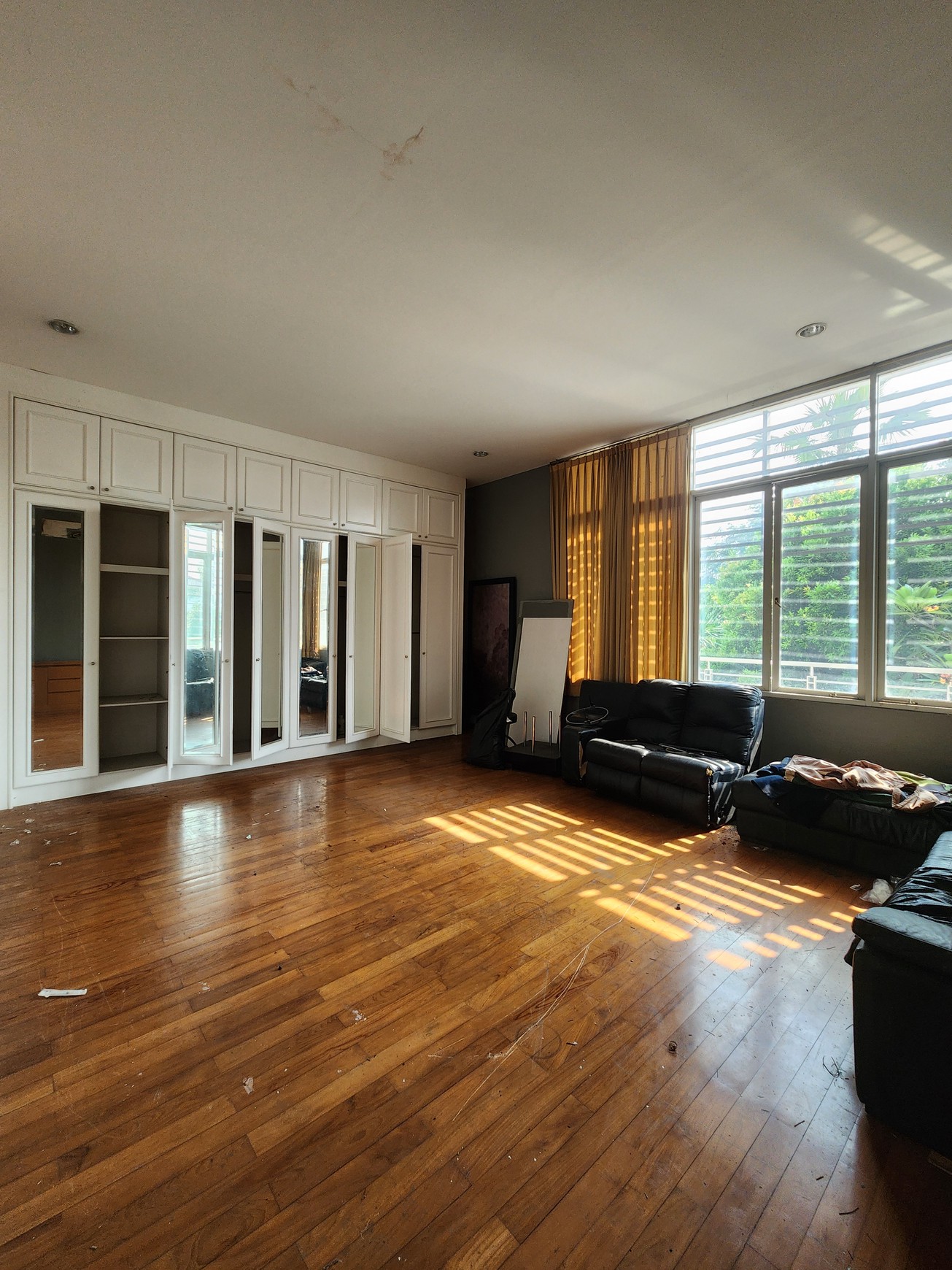 DIJUAL RUMAH 2 LANTAI SUPER LUAS DI KINTAMANI RAYA - KELAPA GADING BARAT, JAKARTA UTARA