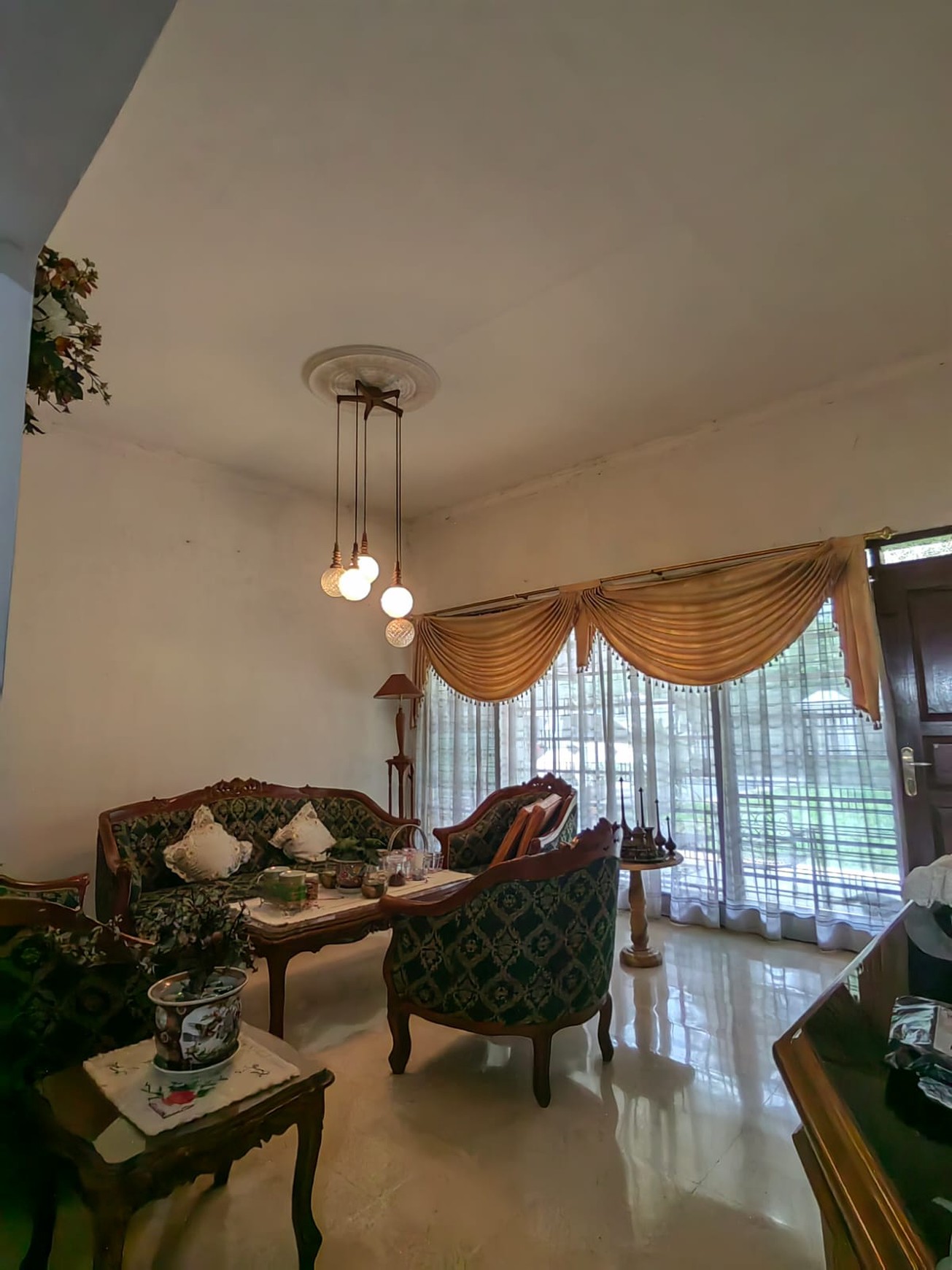 Di jual Rumah lama  di Jl Jati Indah  Pangkalan Jati - Cinere