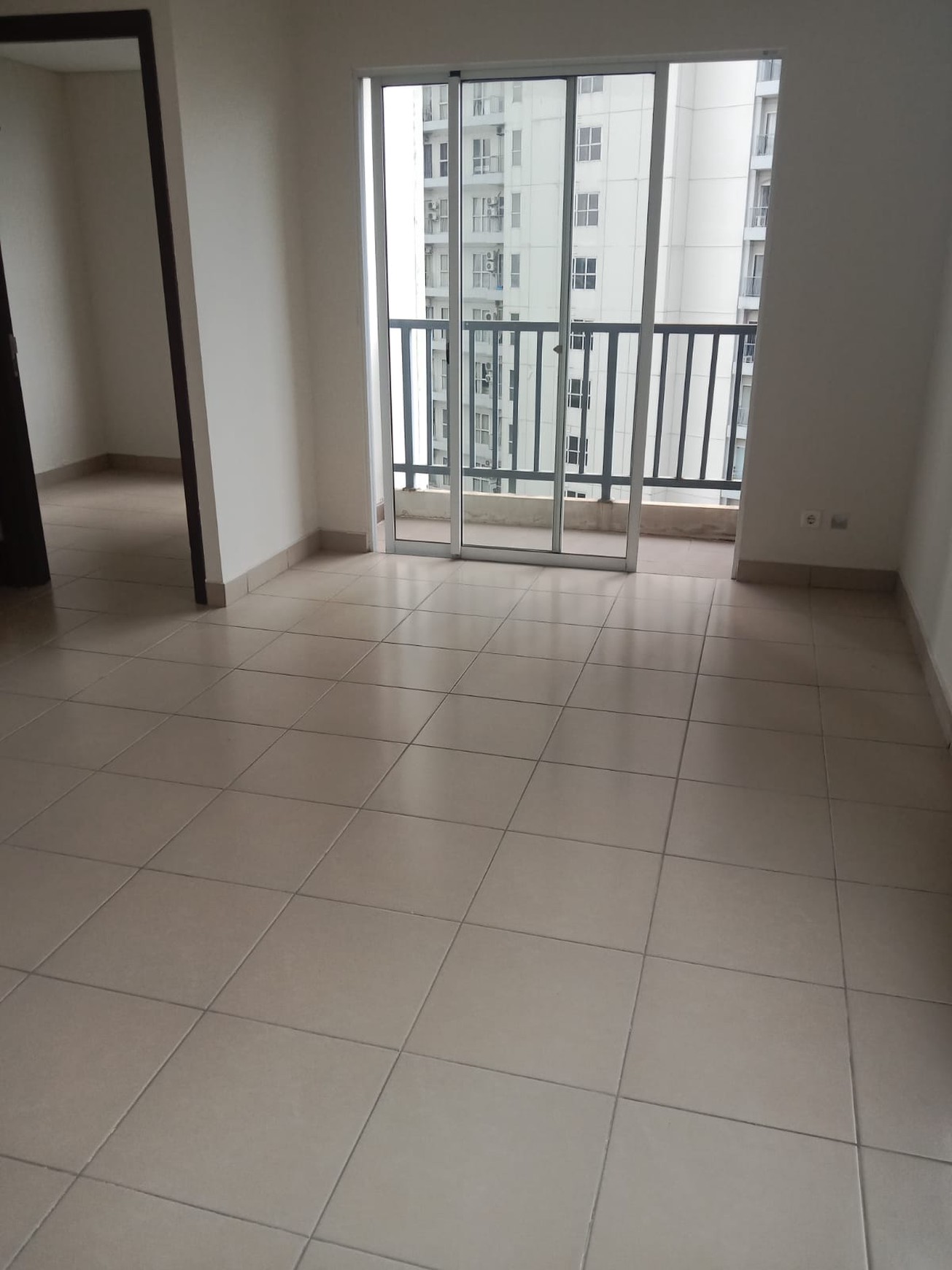 HOT SALE Apartemen Saveria 2BR di Kawasan BSD City dijual dengan Harga menarik 