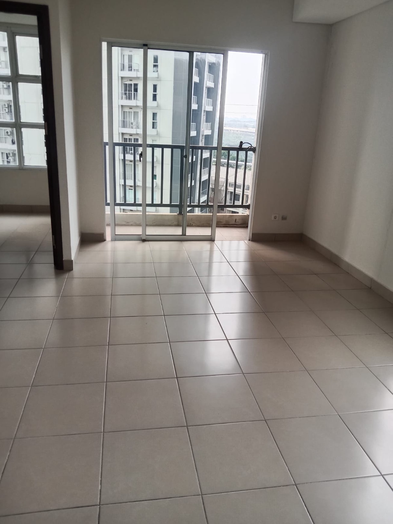 HOT SALE Apartemen Saveria 2BR di Kawasan BSD City dijual dengan Harga menarik 