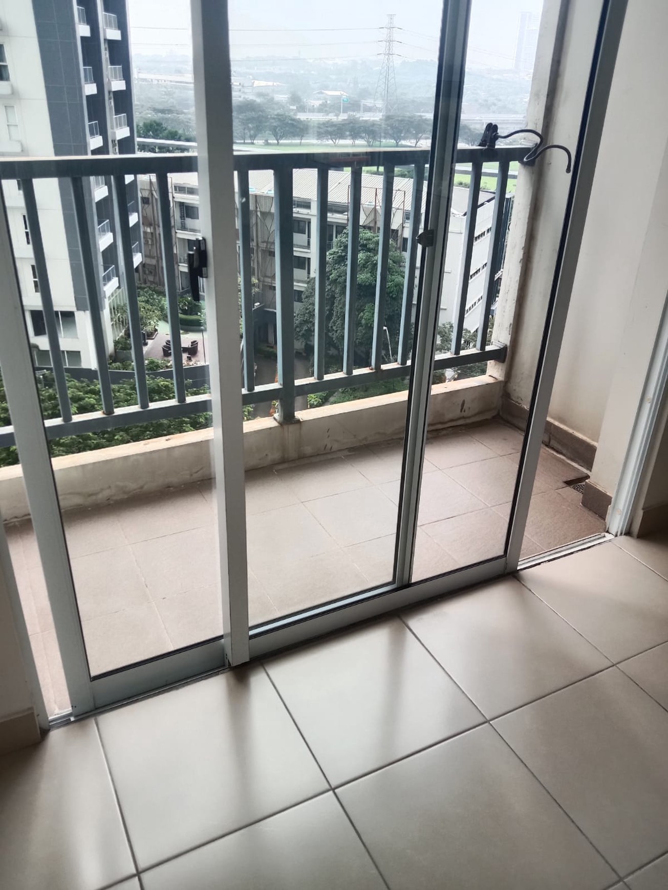 HOT SALE Apartemen Saveria 2BR di Kawasan BSD City dijual dengan Harga menarik 