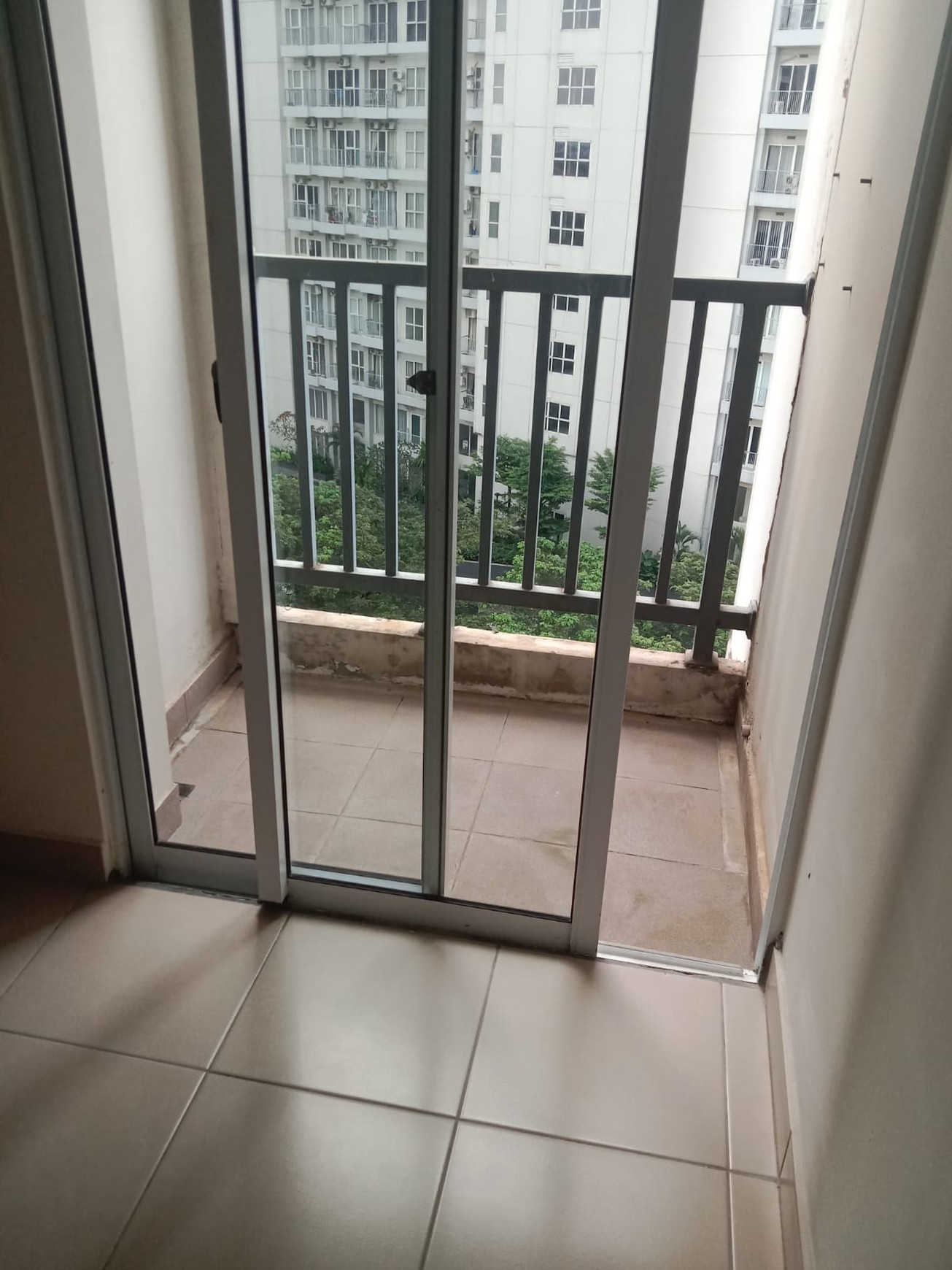 HOT SALE Apartemen Saveria 2BR di Kawasan BSD City dijual dengan Harga menarik 