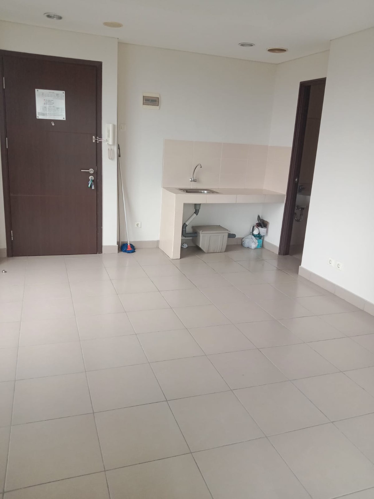 HOT SALE Apartemen Saveria 2BR di Kawasan BSD City dijual dengan Harga menarik 