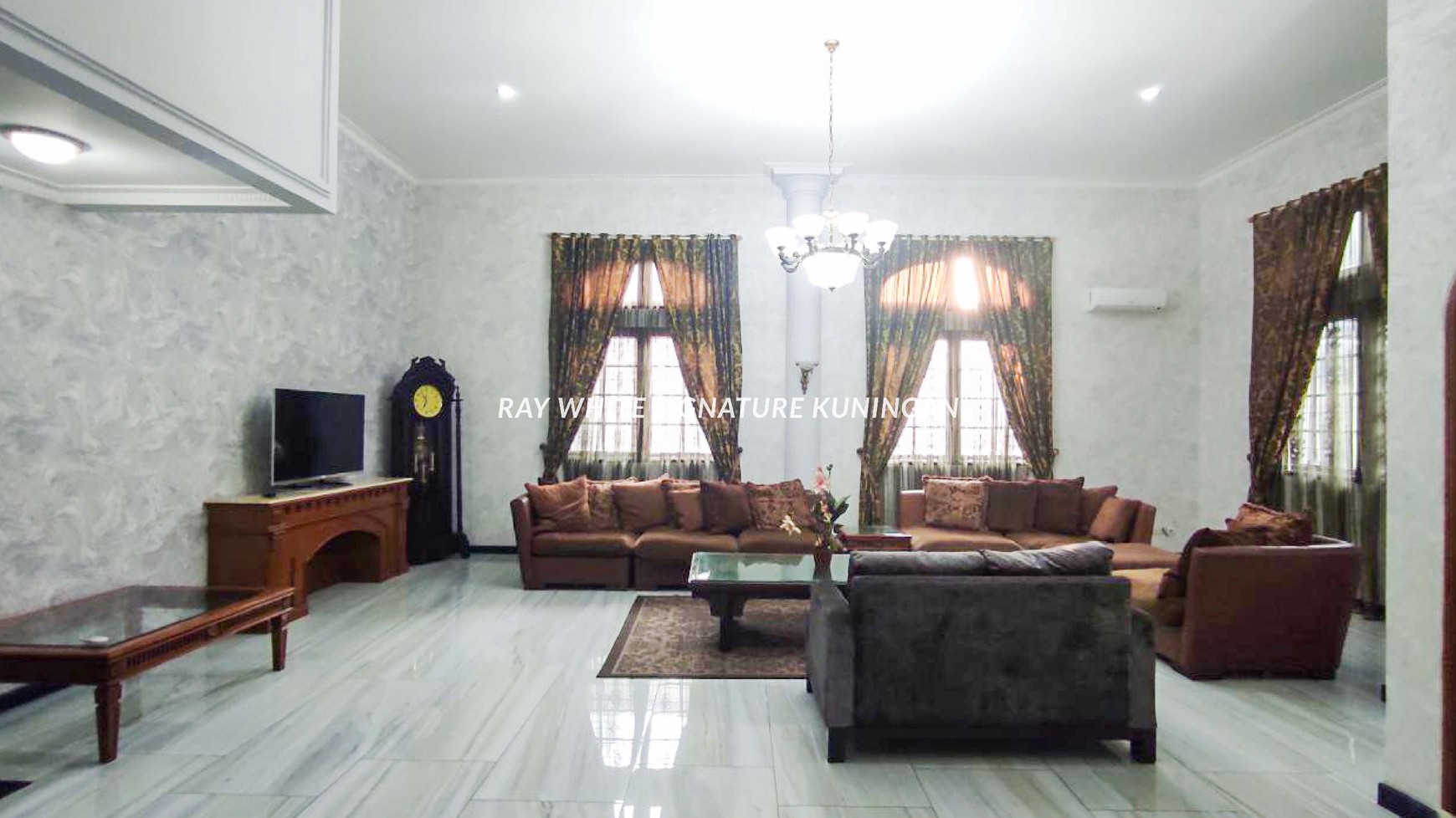Luxury Home for Rent at Jl Blitar Menteng
