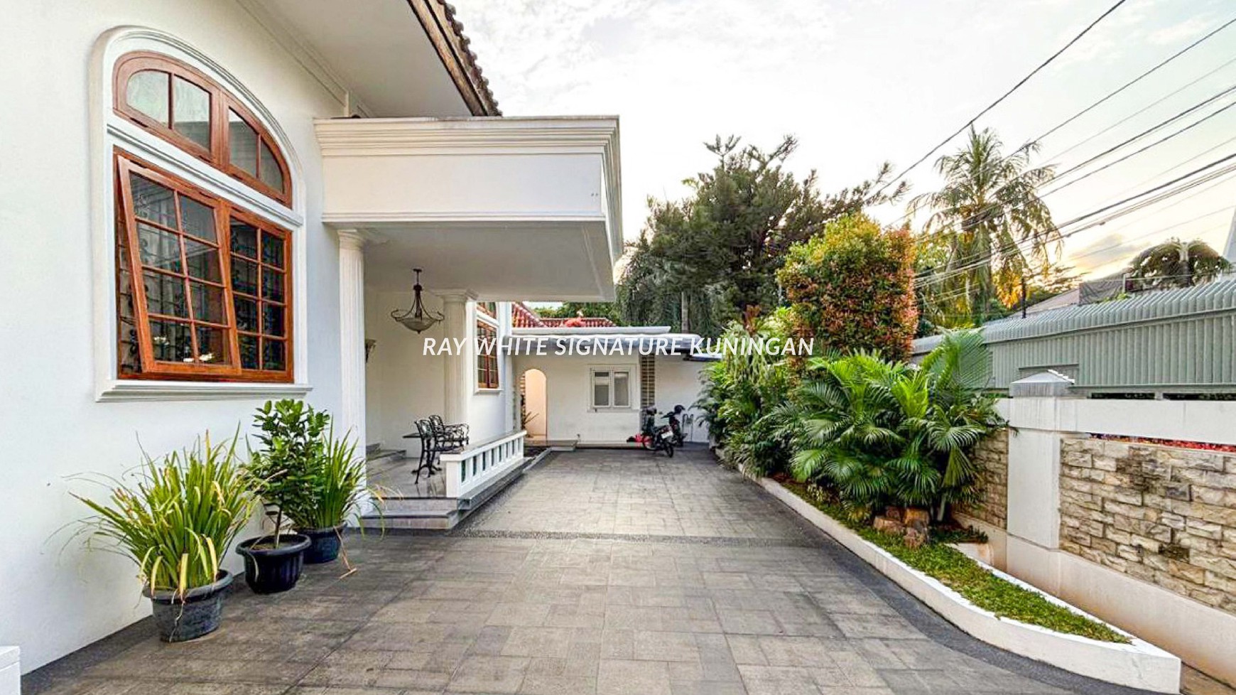 Luxury Home for Rent at Jl Blitar Menteng