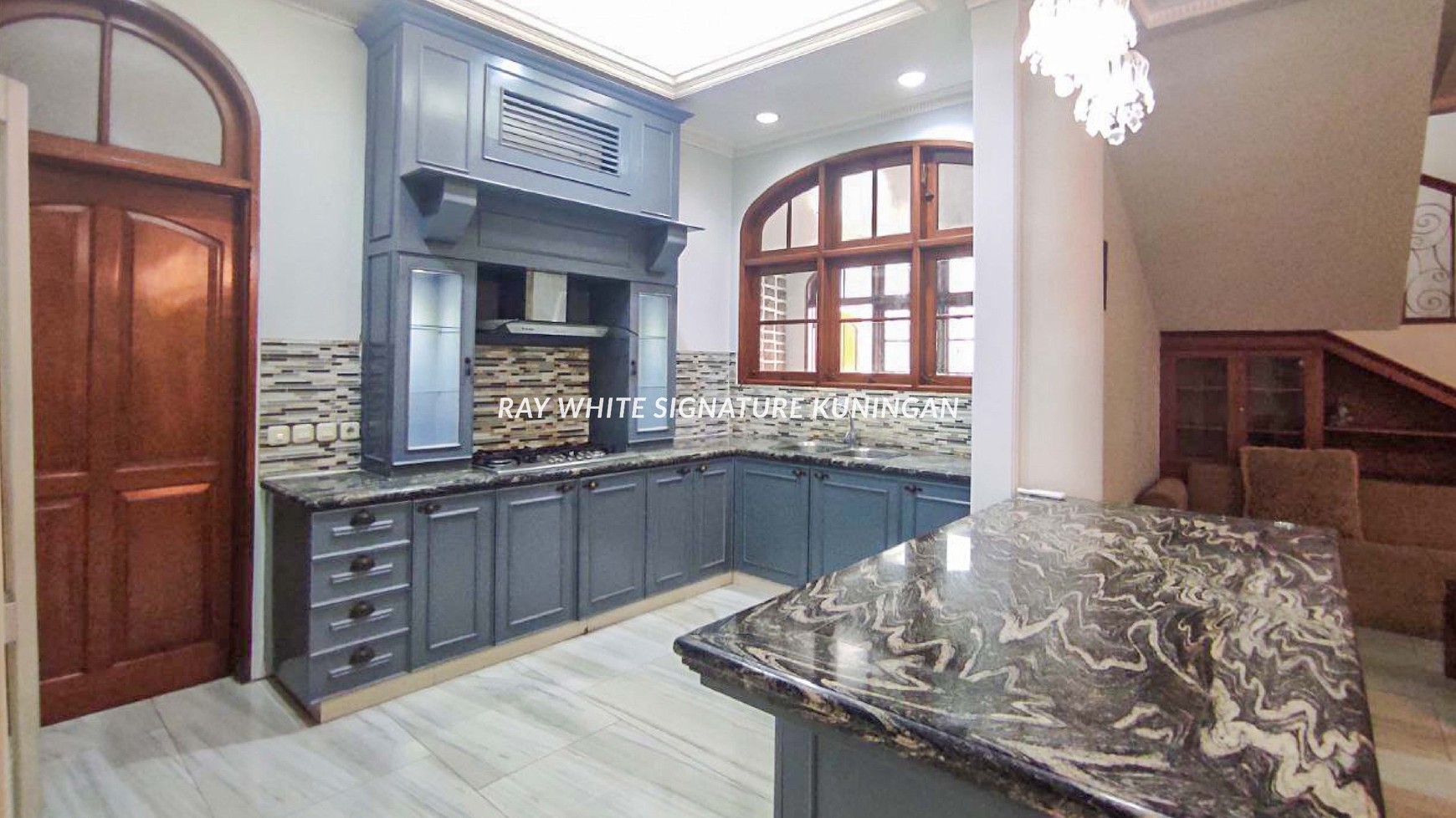 Luxury Home for Rent at Jl Blitar Menteng