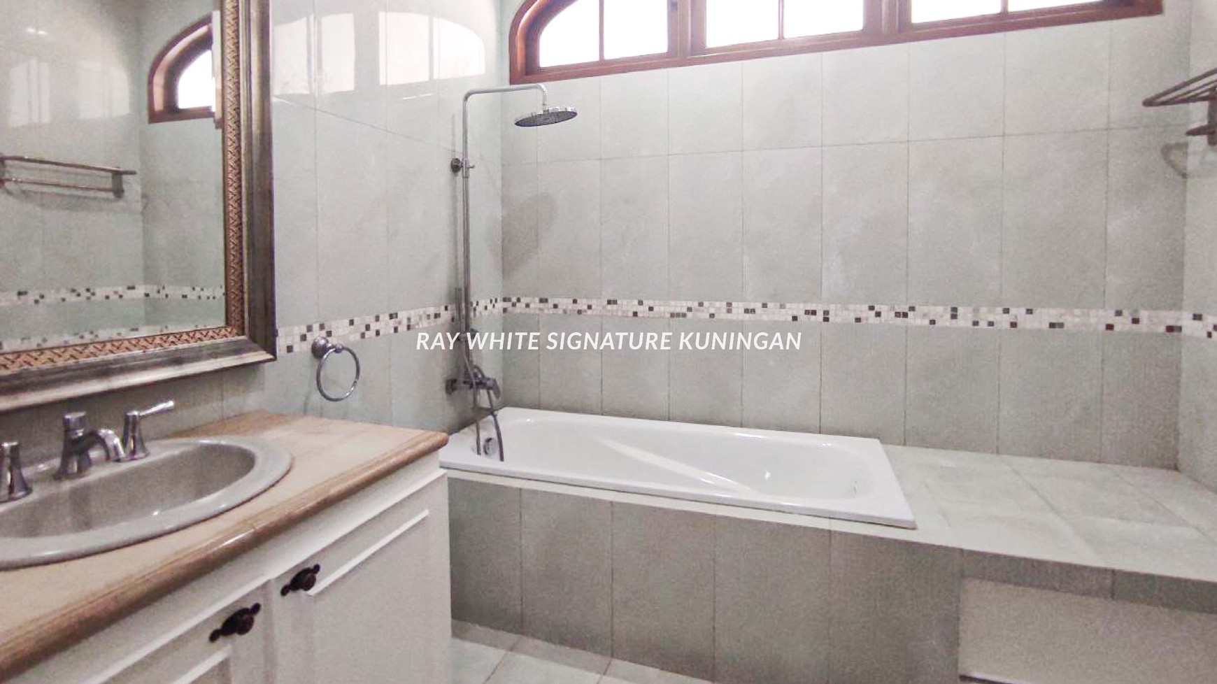 Luxury Home for Rent at Jl Blitar Menteng