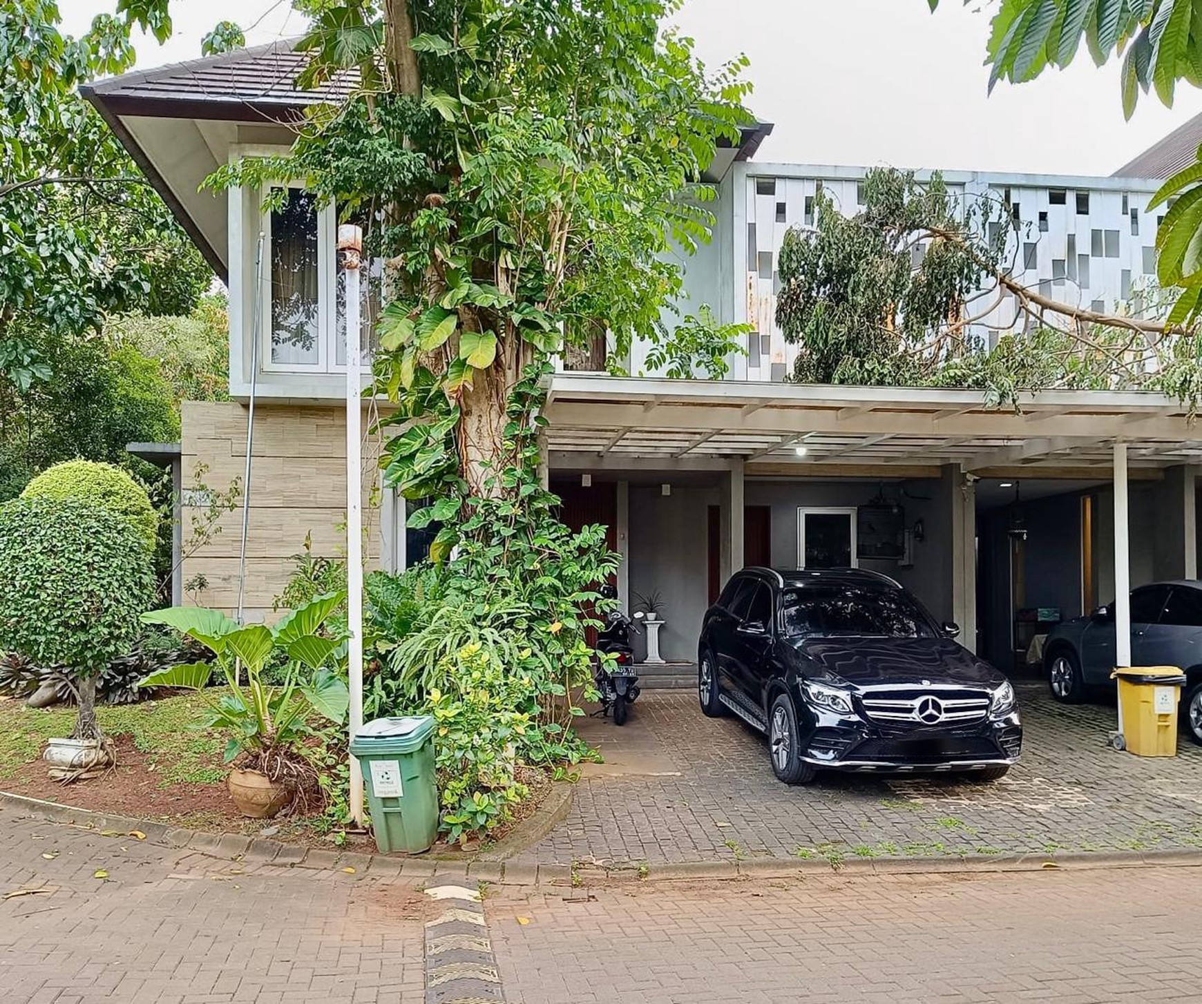 Rumah HOOK 2 Lantai Siap Huni dengan Hunian Nyaman dan Asri @Ciputat