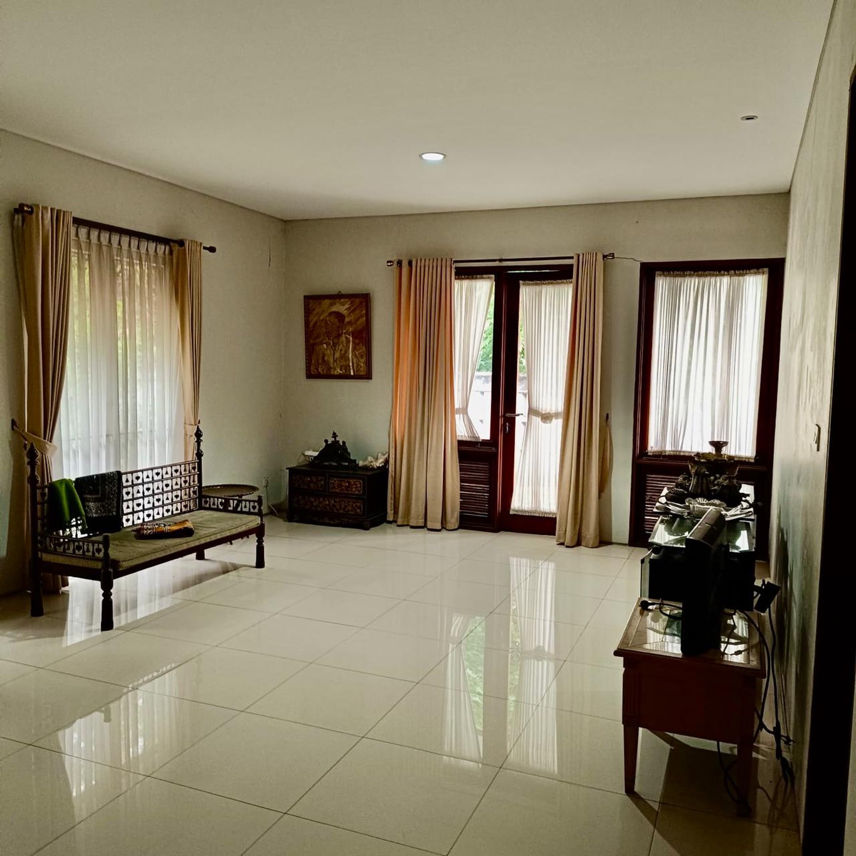Rumah HOOK 2 Lantai Siap Huni dengan Hunian Nyaman dan Asri @Ciputat