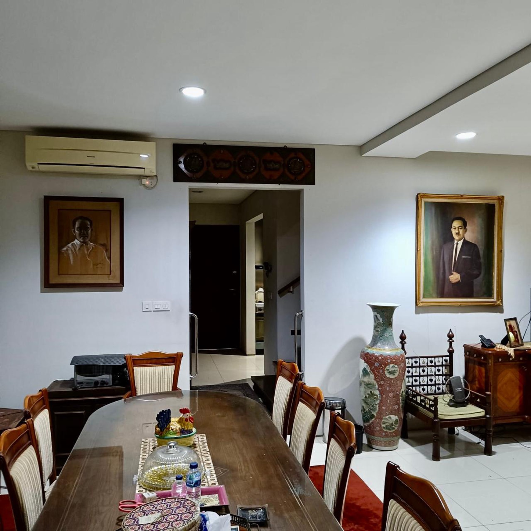 Rumah HOOK 2 Lantai Siap Huni dengan Hunian Nyaman dan Asri @Ciputat