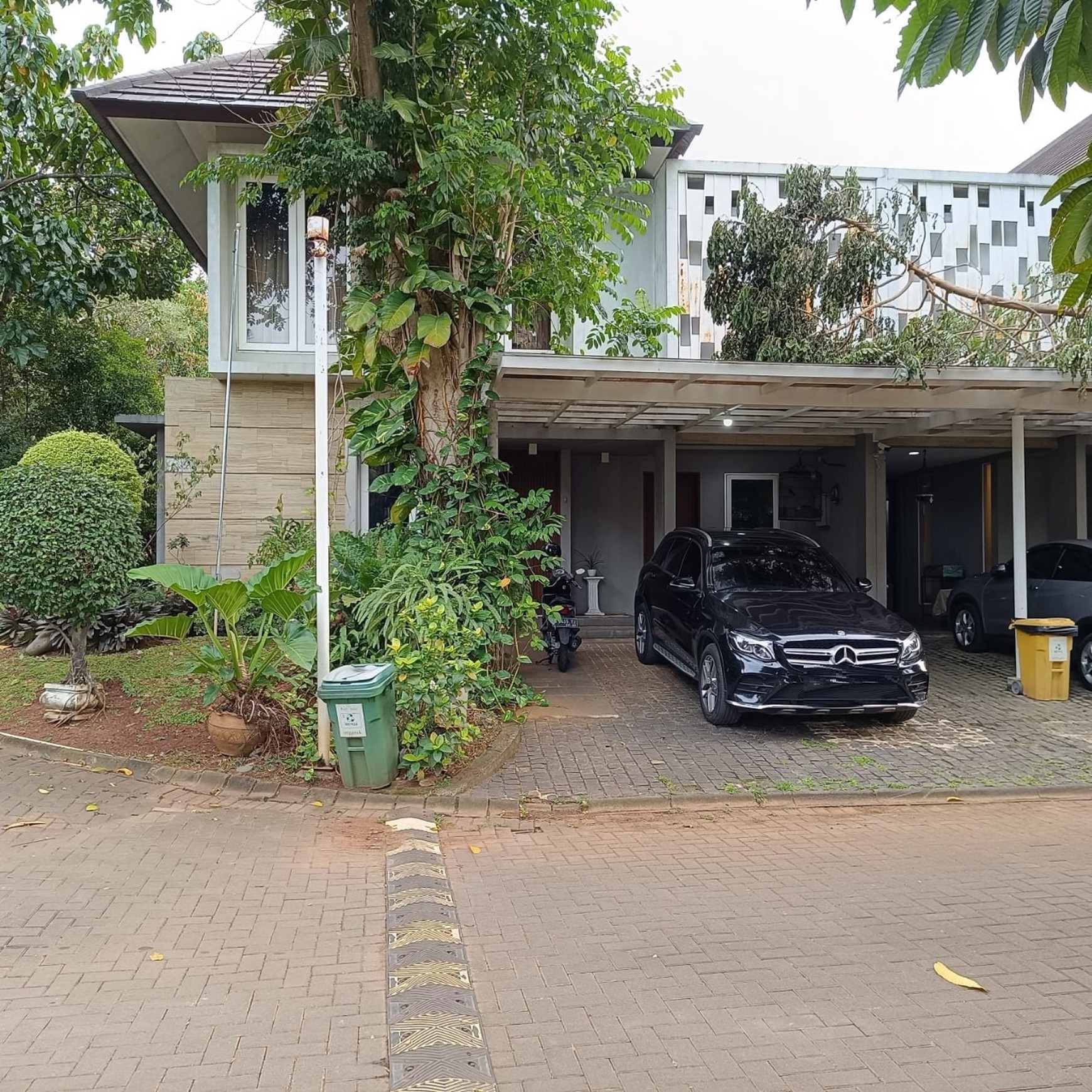 Rumah Bagus 2 Lantai di Puri Padi-Padi Housing Complex Jl Baitis Salmah Sawah Baru Ciputat Tangerang Selatan