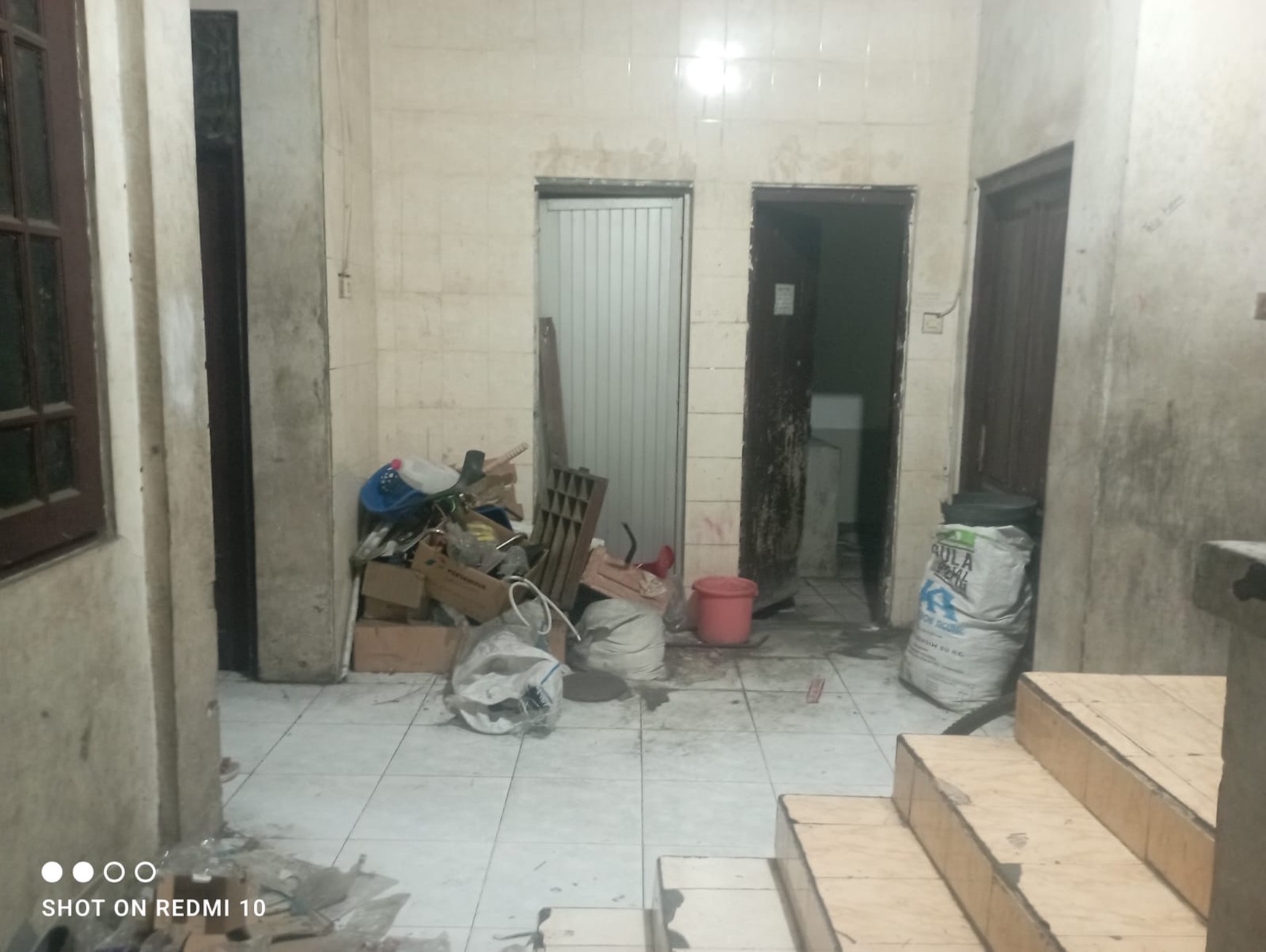 Ruko 3 Lantai Lokasi Strategis di Jalan Wahid Hasyim Ngampilan Yogyakarta 