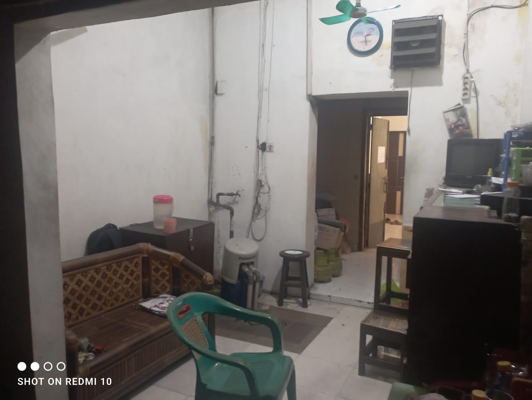 Ruko 3 Lantai Lokasi Strategis di Jalan Wahid Hasyim Ngampilan Yogyakarta 