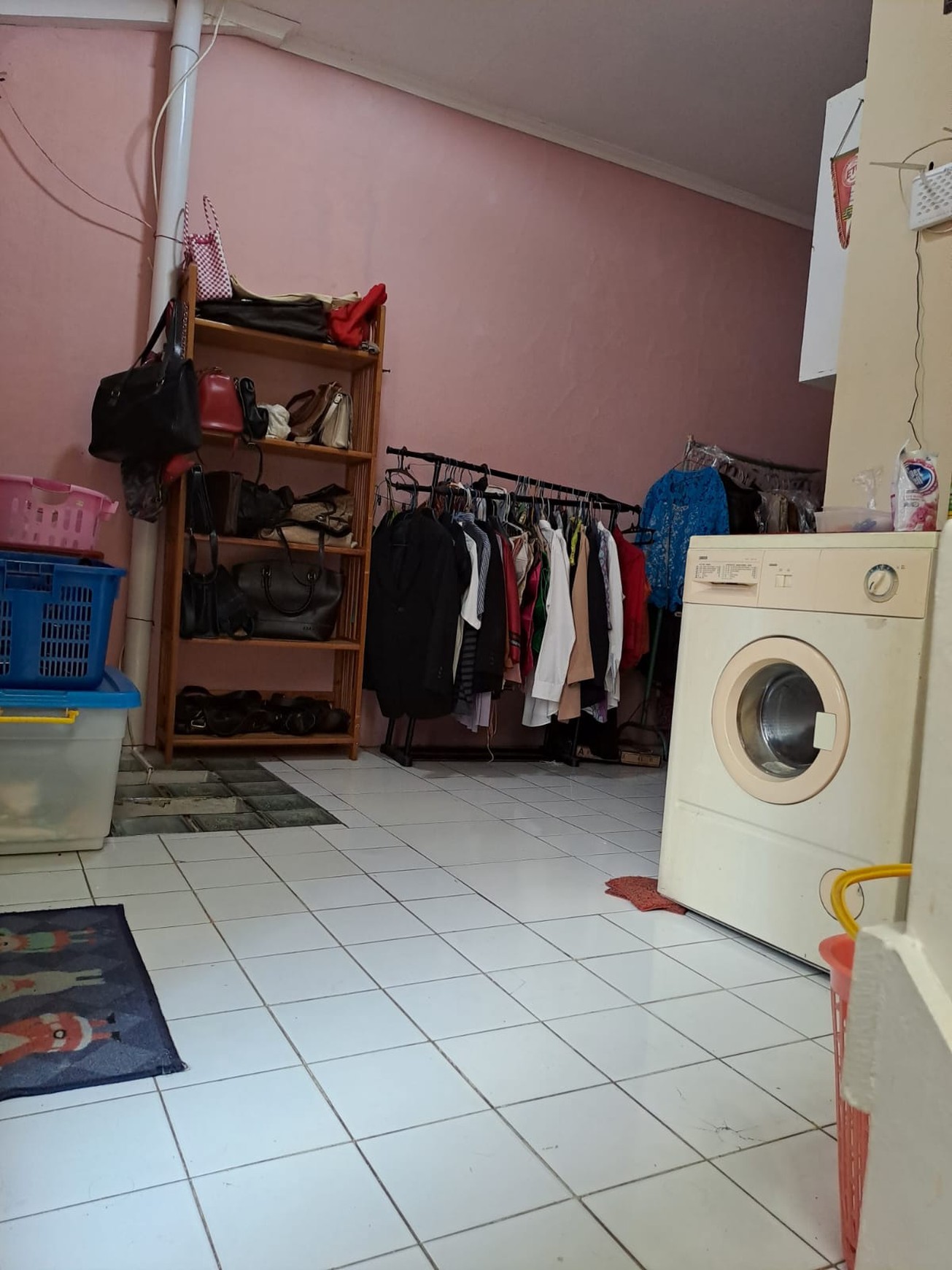 Dijual Rumah Tinggal Asri di Antapani, Bandung