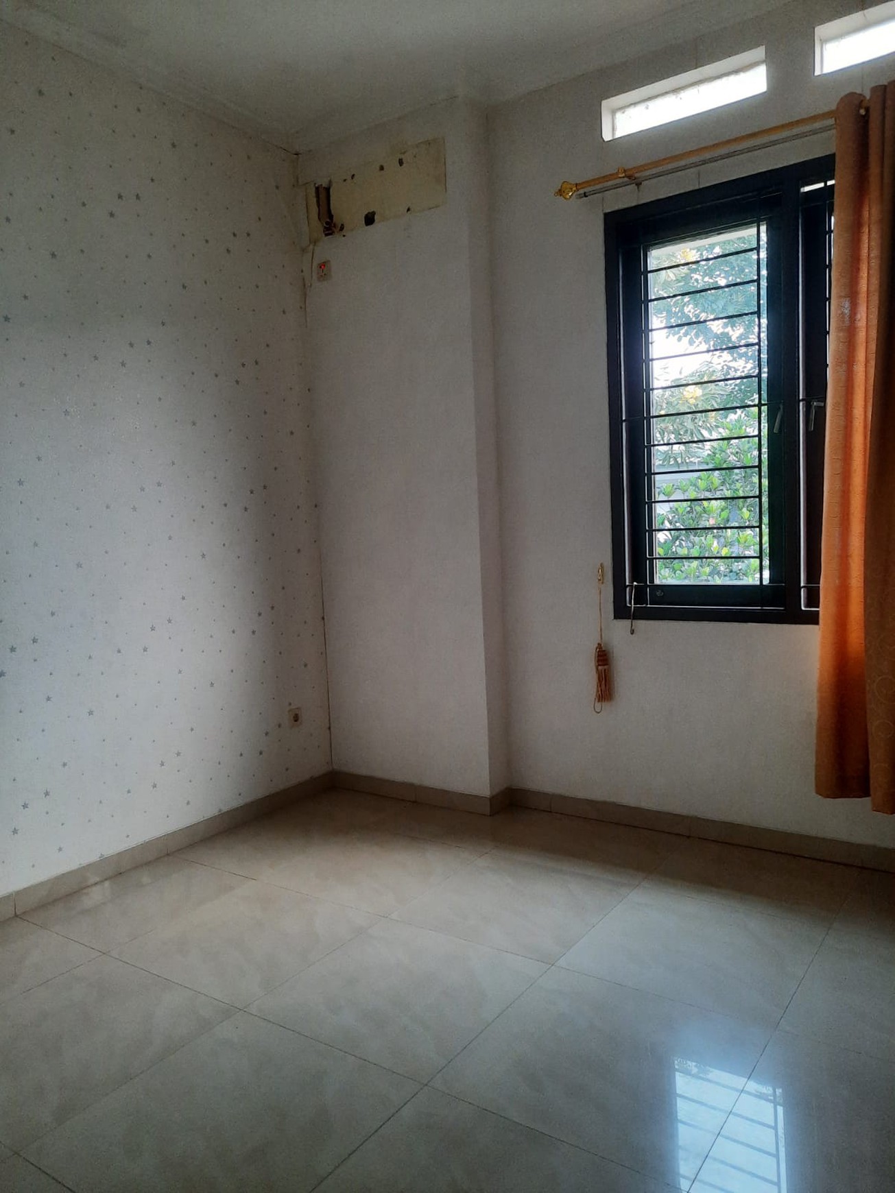 Rumah 2 Lantai SHM di Bintaro Sektor 6 dalam Lingkungan Asri dan Nyaman