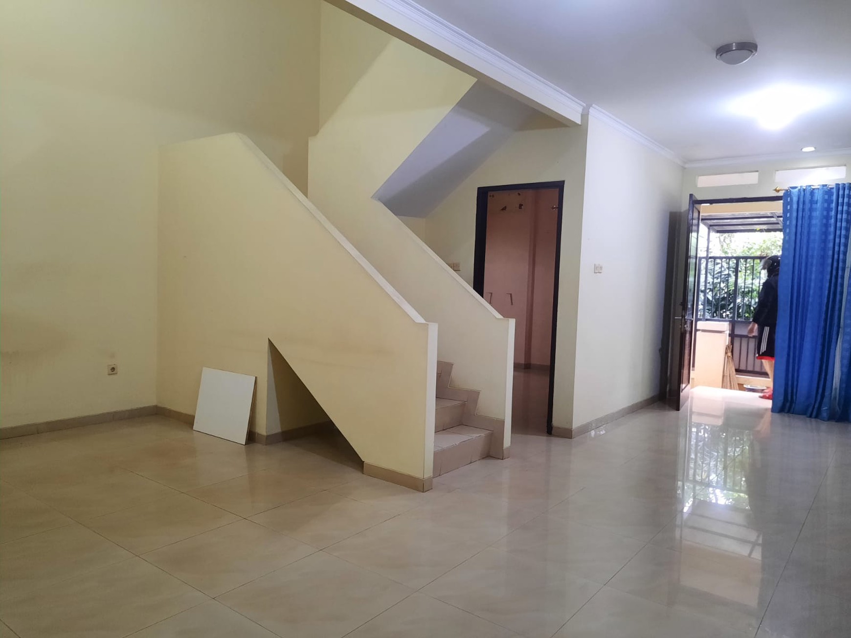 Rumah 2 Lantai SHM di Bintaro Sektor 6 dalam Lingkungan Asri dan Nyaman