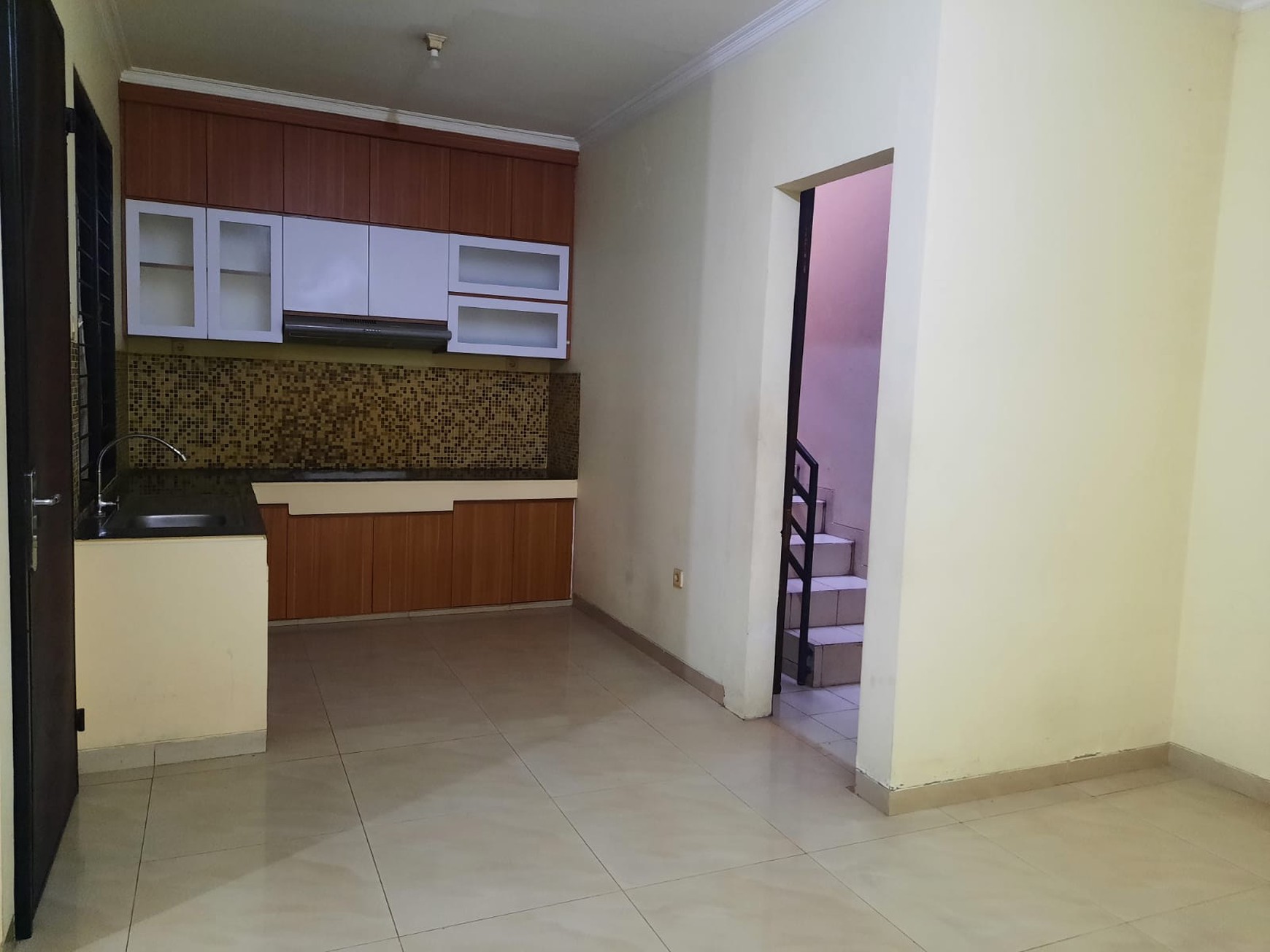 Rumah 2 Lantai SHM di Bintaro Sektor 6 dalam Lingkungan Asri dan Nyaman