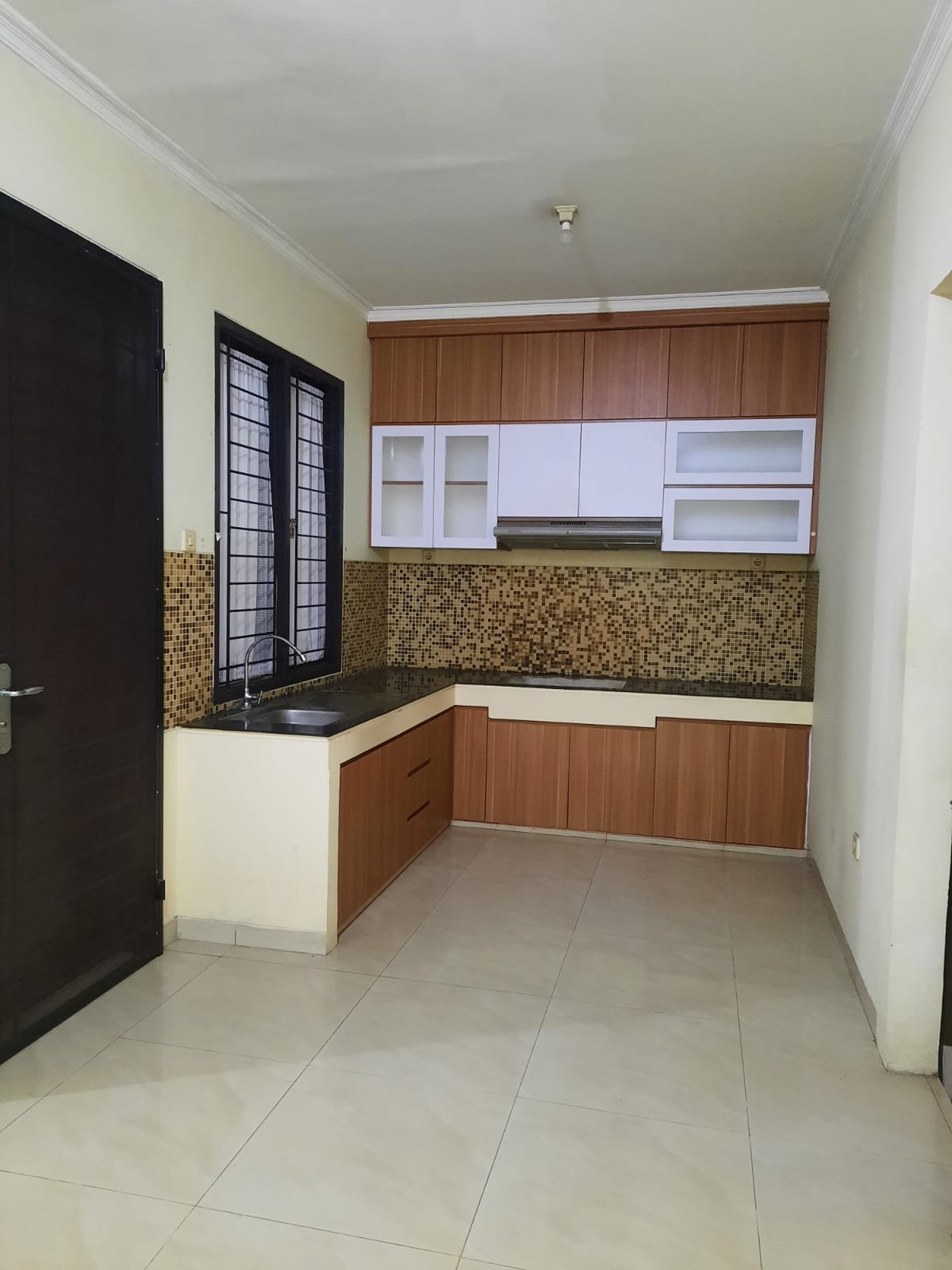 Rumah 2 Lantai SHM di Bintaro Sektor 6 dalam Lingkungan Asri dan Nyaman