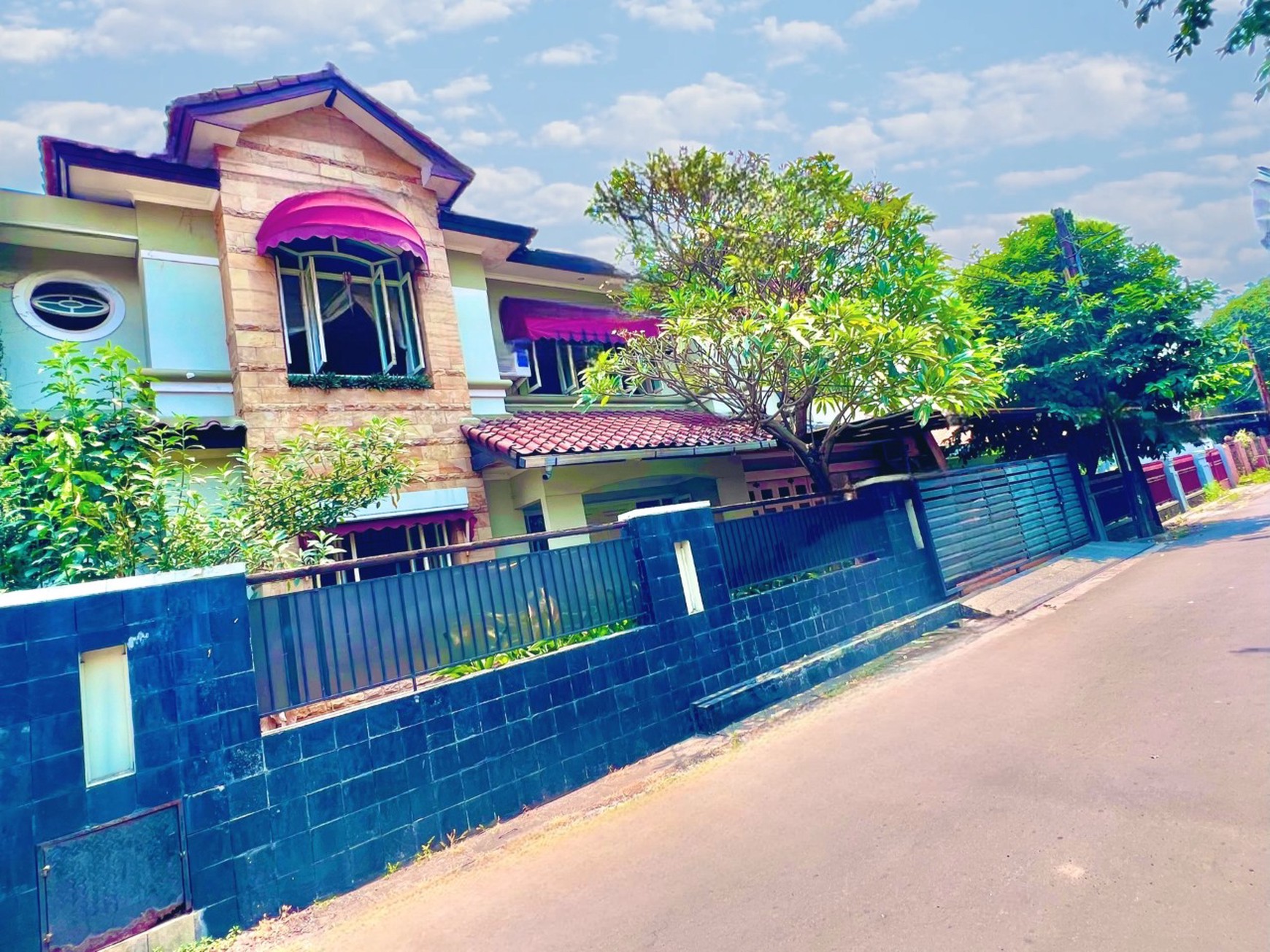 Rumah Bagus Terawat, Semi Furnished, Siap huni di Jakarta Pusat