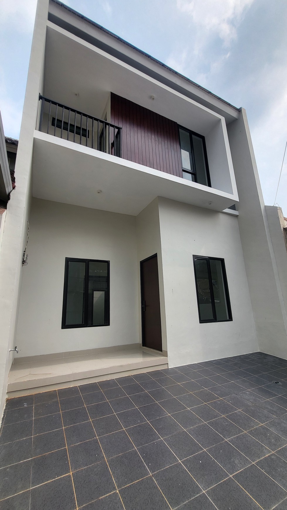 Rumah Baru Minimalis 2 Lantai Di Regency Melati Mas Serpong Dekat Tol