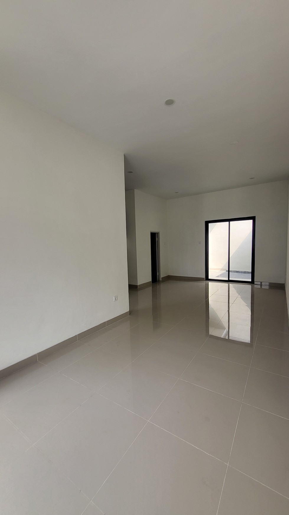 Rumah Baru Minimalis 2 Lantai Di Regency Melati Mas Serpong Dekat Tol