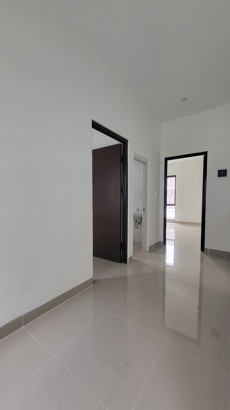 Rumah Baru Minimalis 2 Lantai Di Regency Melati Mas Serpong Dekat Tol