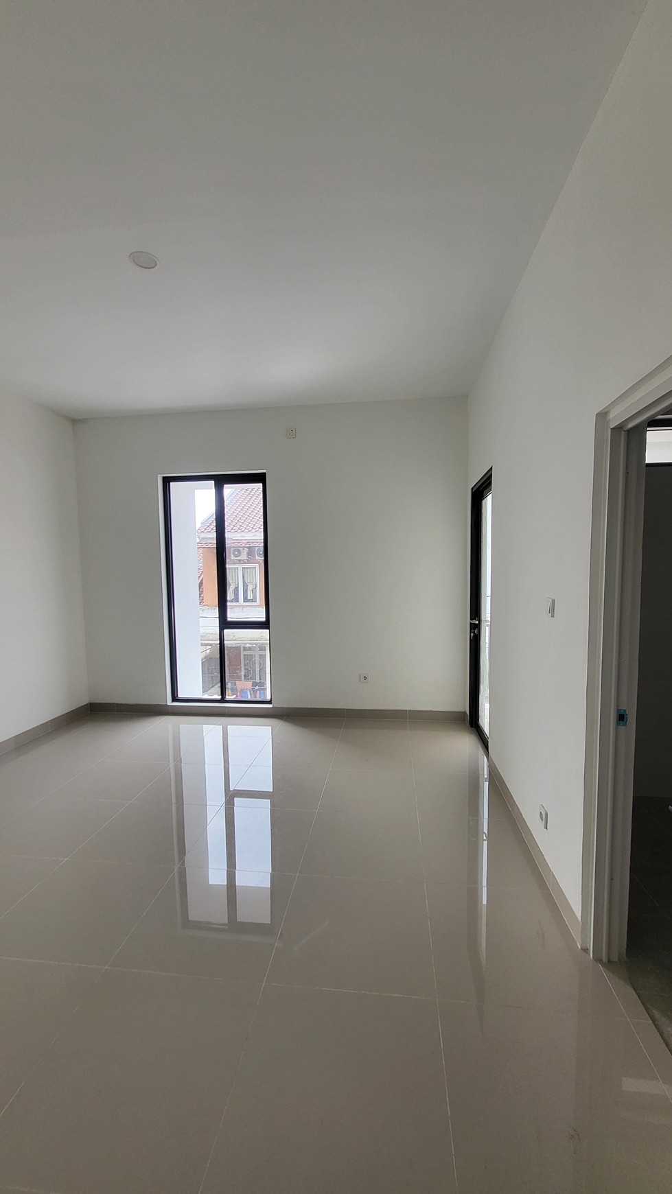 Rumah Baru Minimalis 2 Lantai Di Regency Melati Mas Serpong Dekat Tol