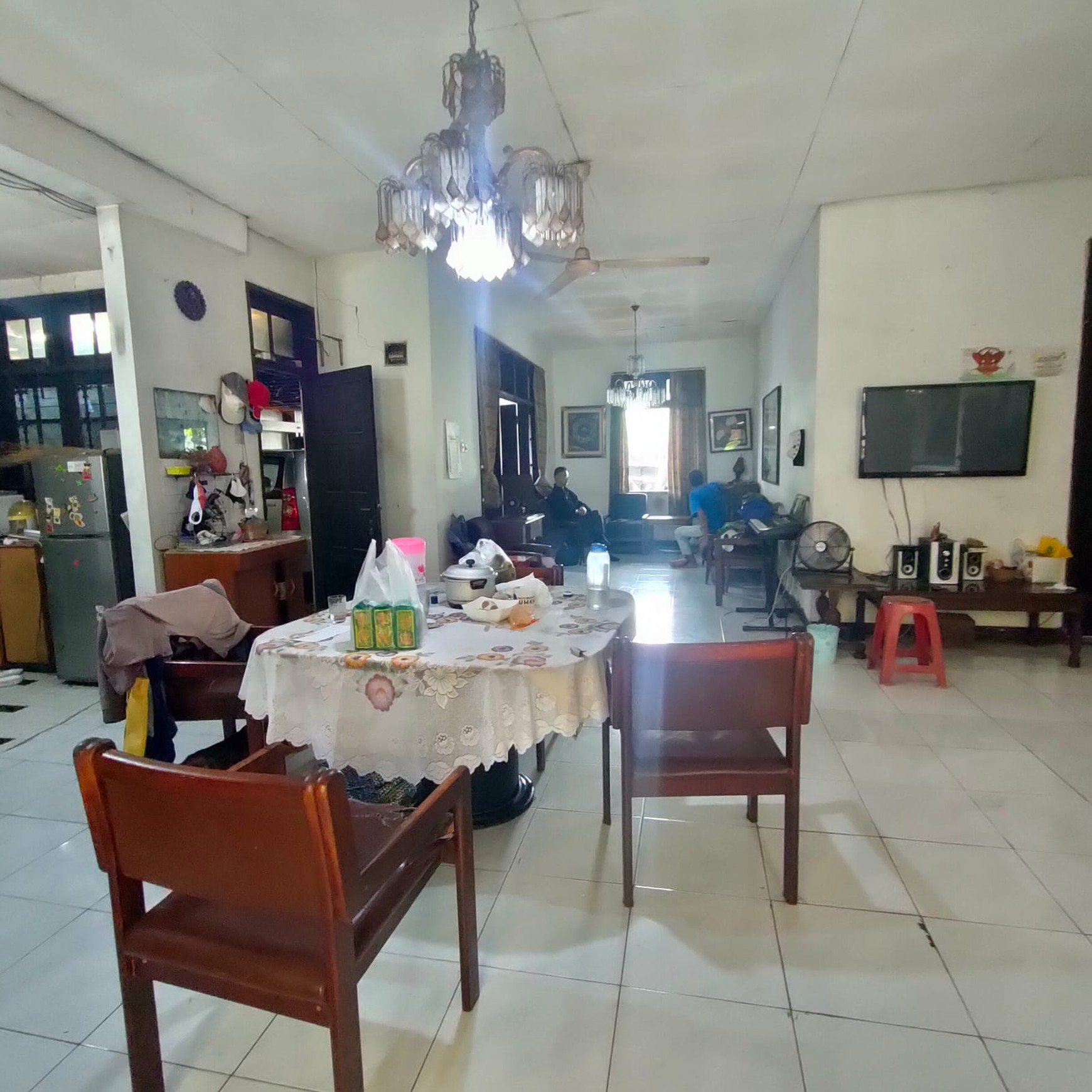 Di jual Rumah Tua   di Jl Pangkalan Jati  Cinere Jakarta selatan