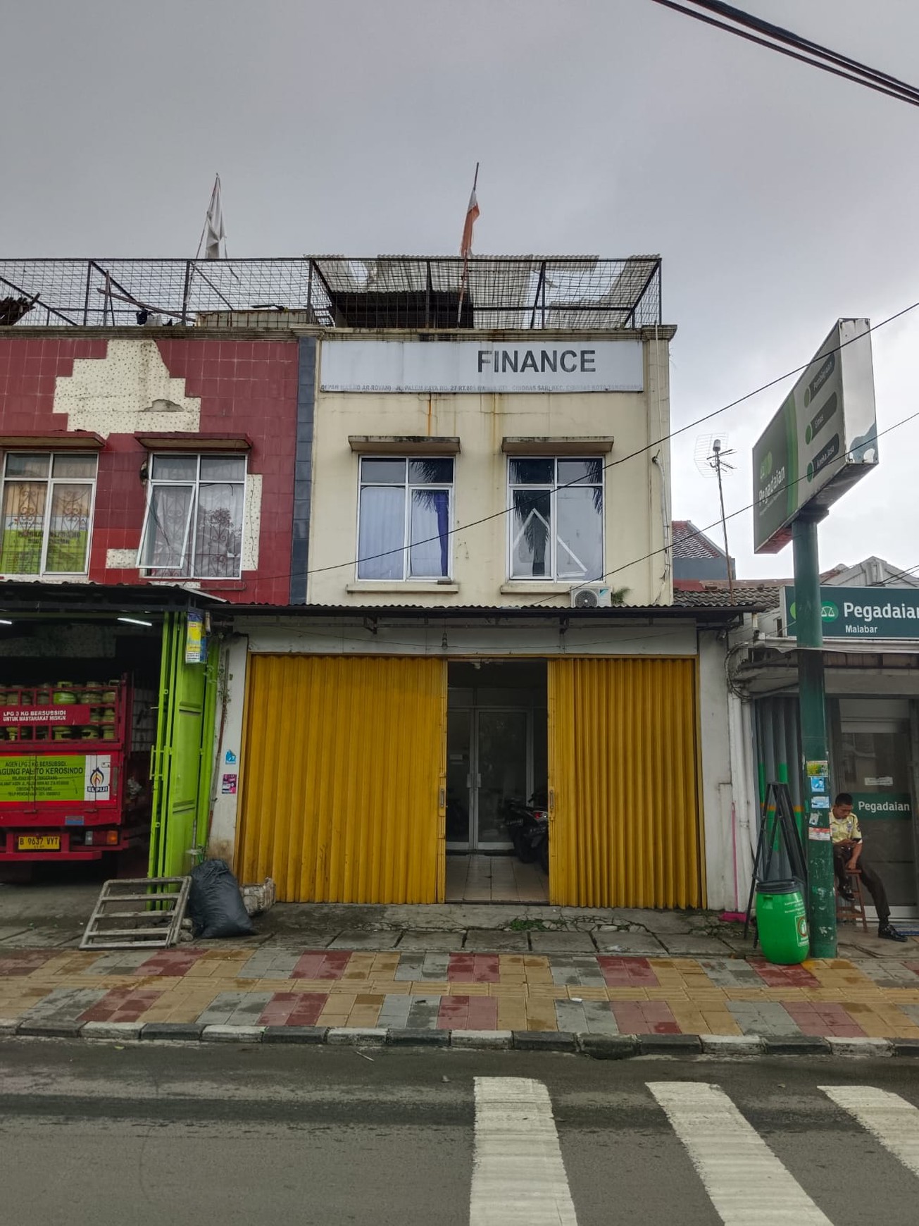 Dijual rumah di JL. Palem raya - Perum karawaci Tangerang