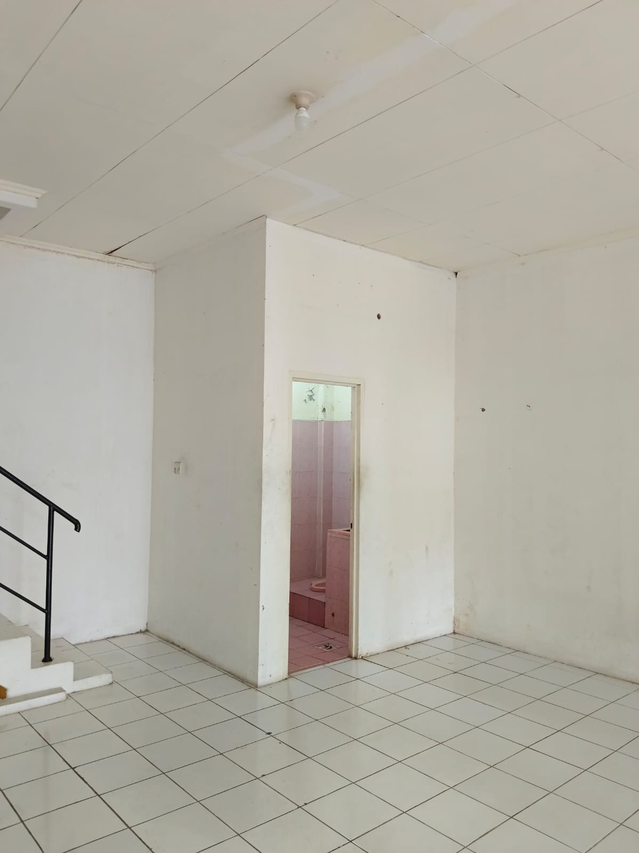 Dijual rumah di JL. Palem raya - Perum karawaci Tangerang