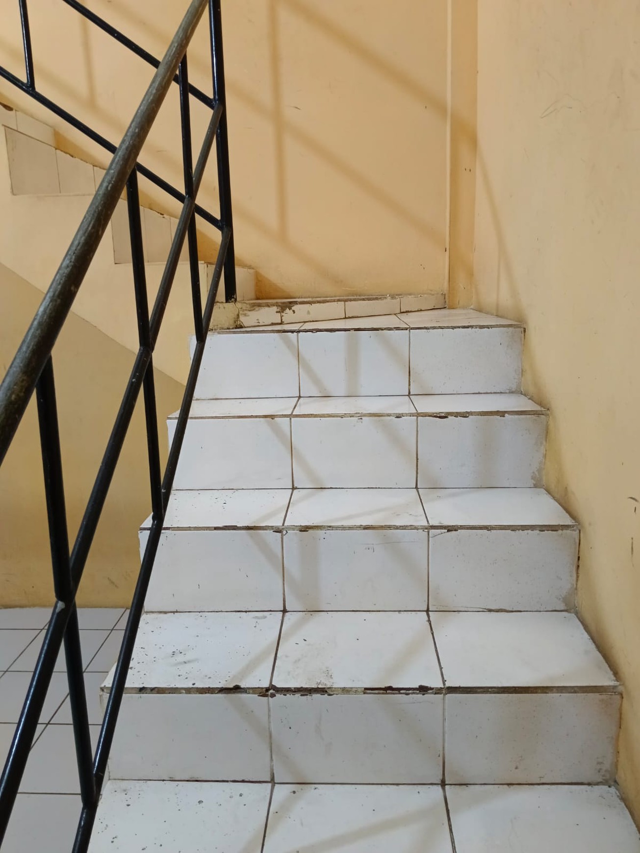 Dijual rumah di JL. Palem raya - Perum karawaci Tangerang