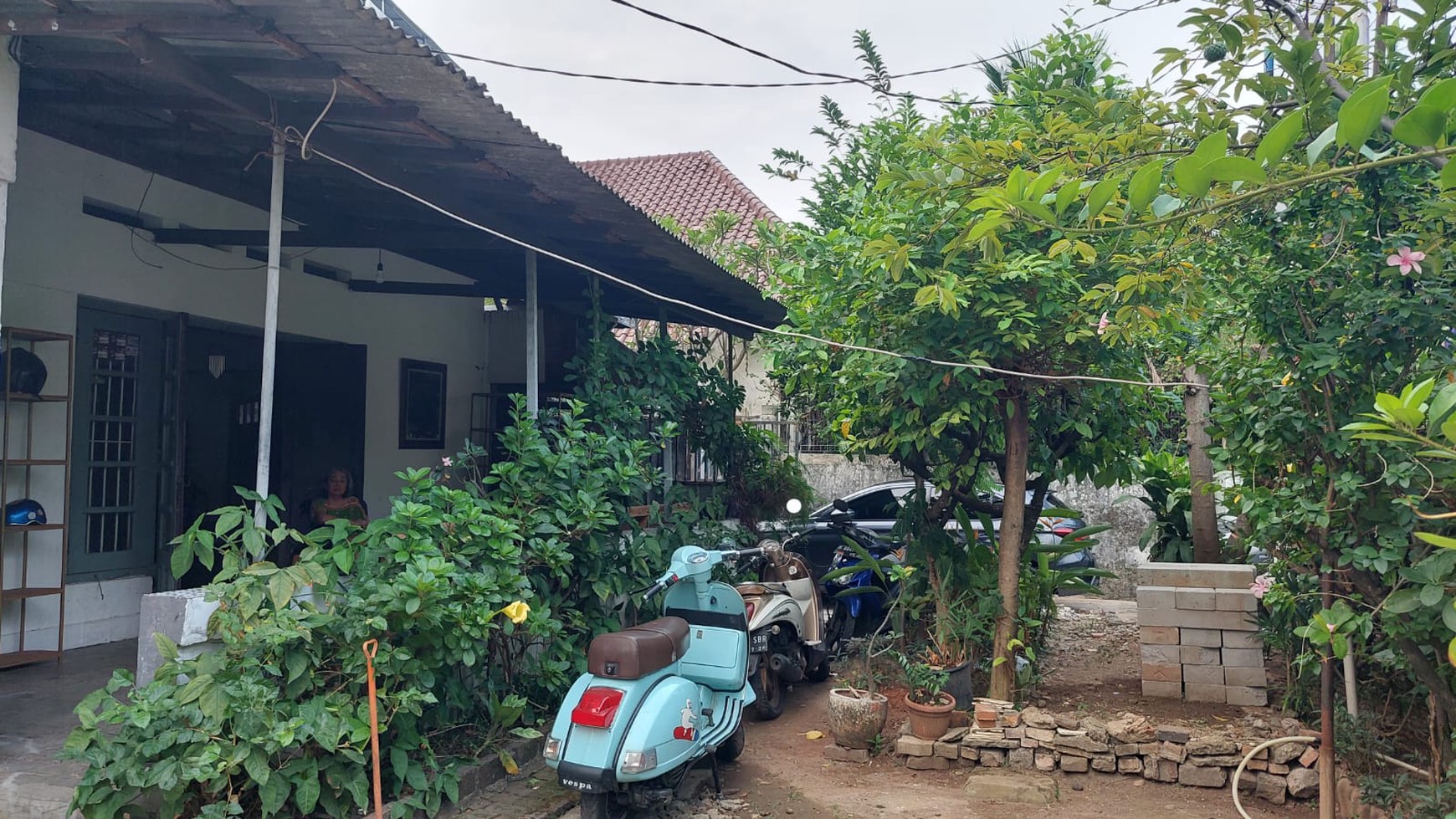 JL. padang - manggarai - Jakarta Selatan 