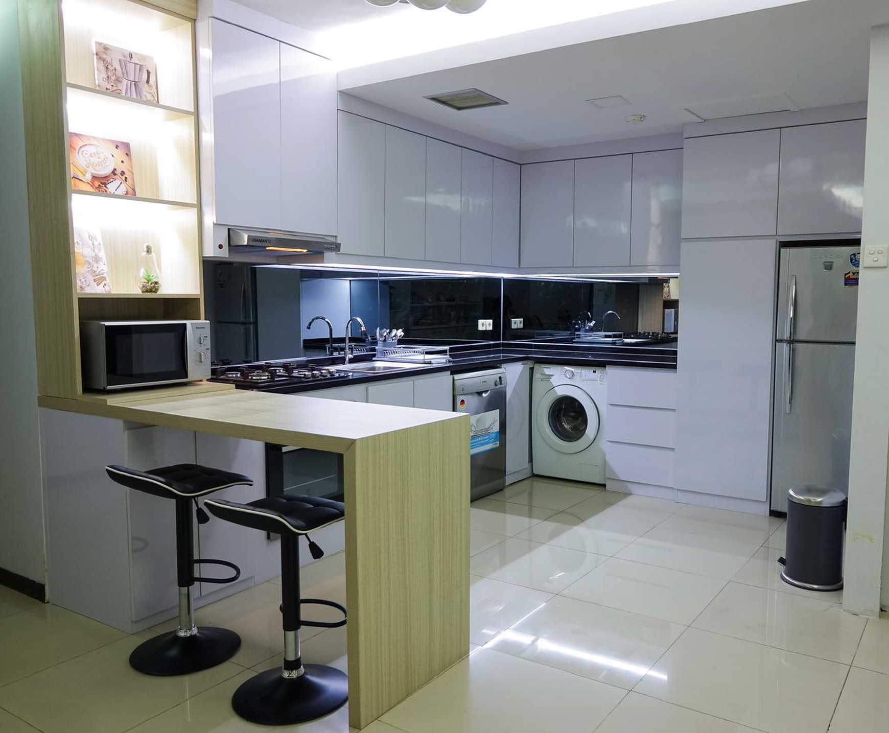 Disewakan Apartemen Jakarta Residence Tower Cosmo Mansion 3BR Fully Furnished