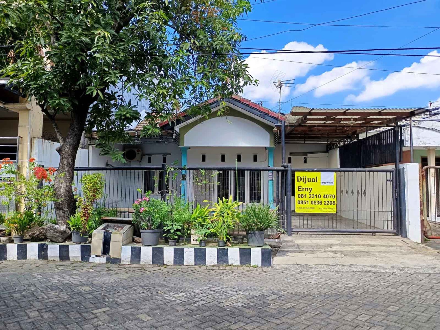 Rumah di Kutisari Indah Utara, Bagus + Terawat, Row Jalan Lebar, Siap Huni