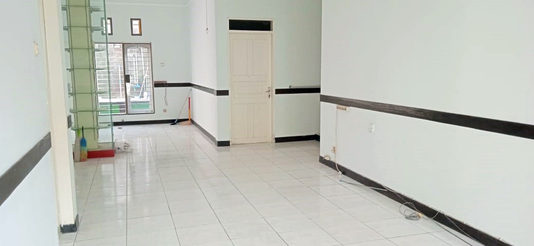Rumah di Kutisari Indah Utara, Bagus + Terawat, Row Jalan Lebar, Siap Huni