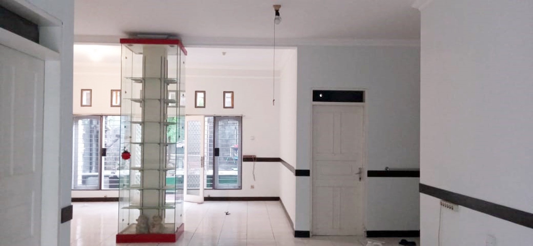 Rumah di Kutisari Indah Utara, Bagus + Terawat, Row Jalan Lebar, Siap Huni