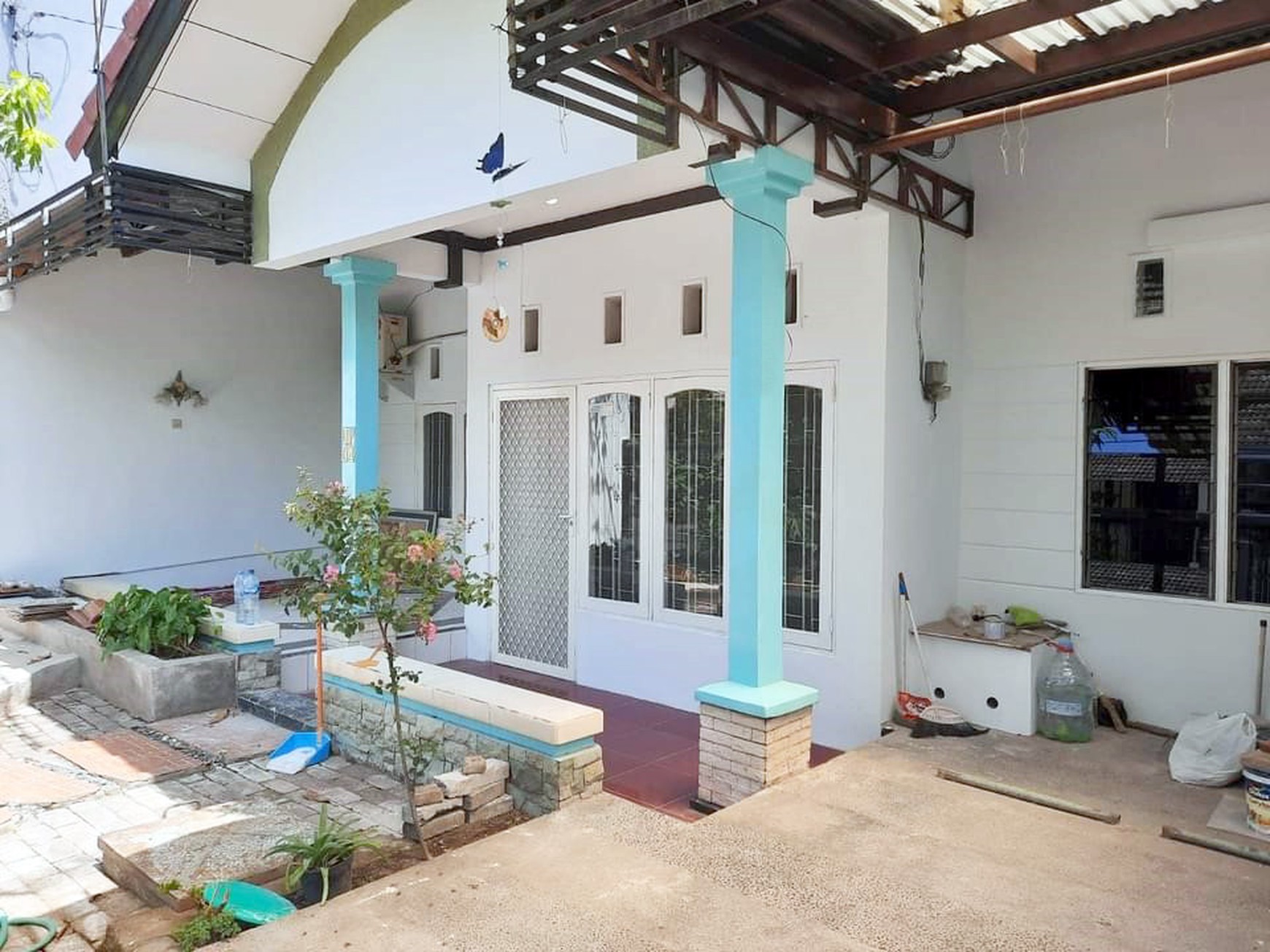 Rumah di Kutisari Indah Utara, Bagus + Terawat, Row Jalan Lebar, Siap Huni