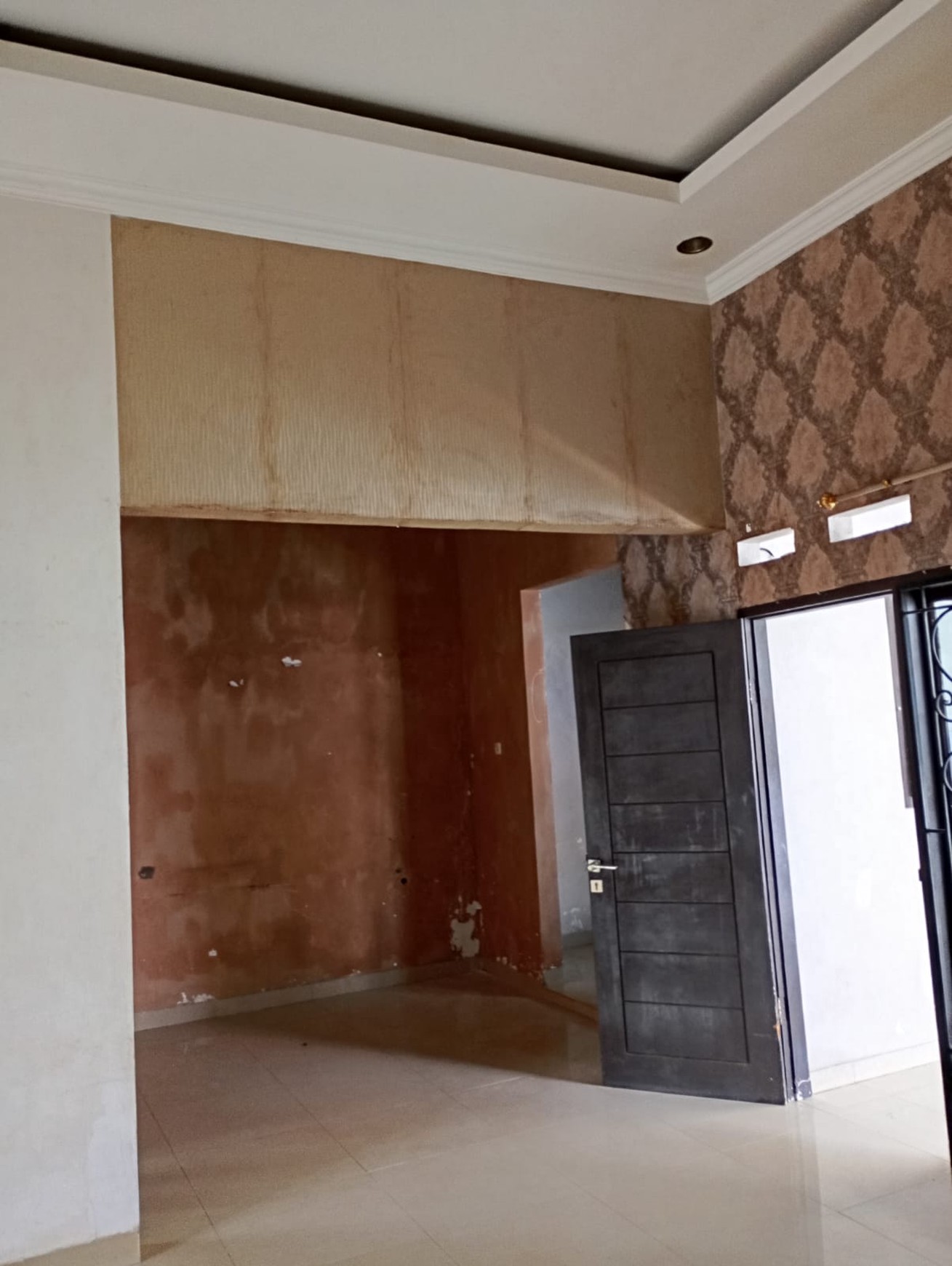 Dijual Rumah murah Pinggir jalan utama besar