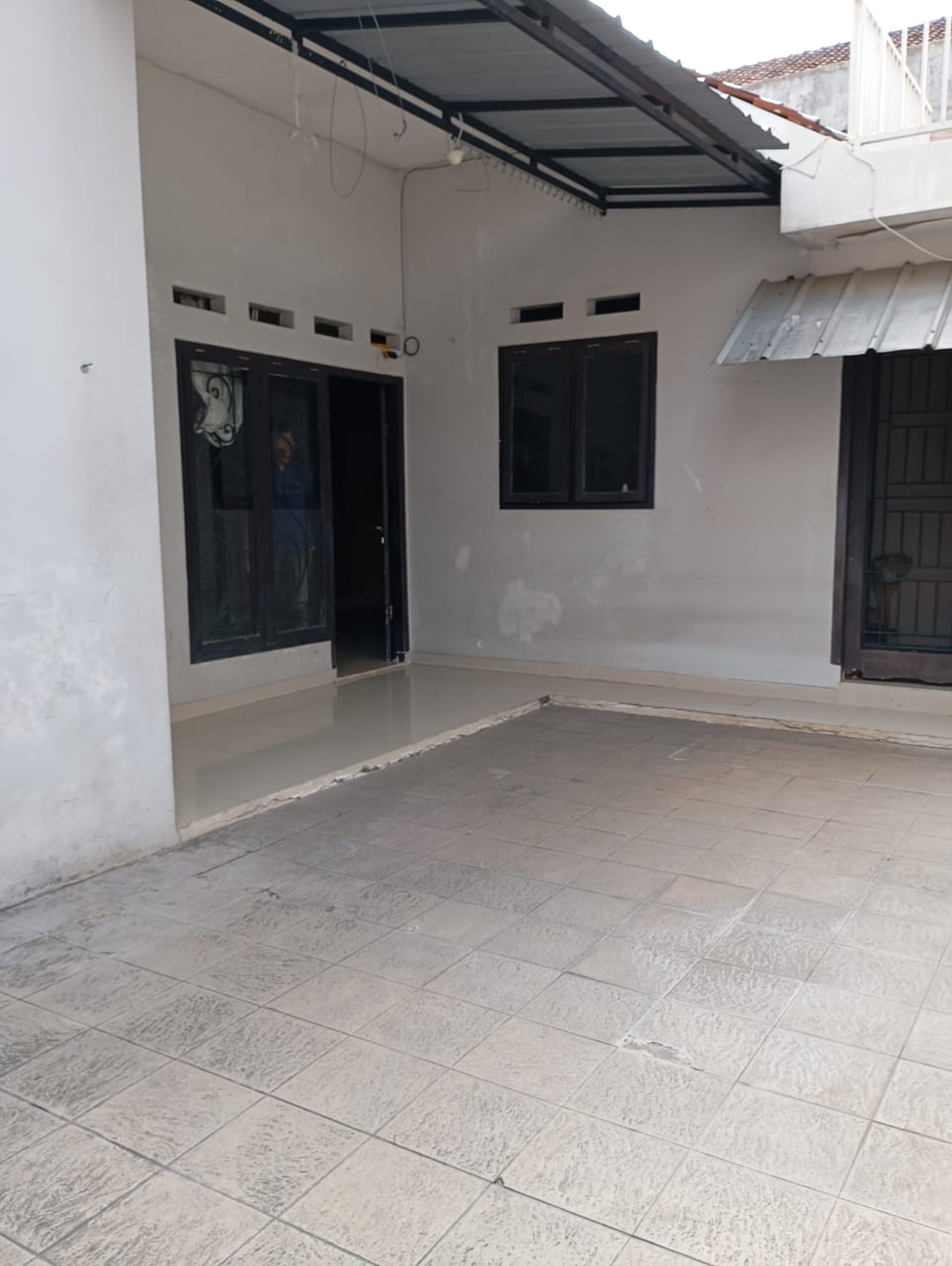 Dijual Rumah murah Pinggir jalan utama besar