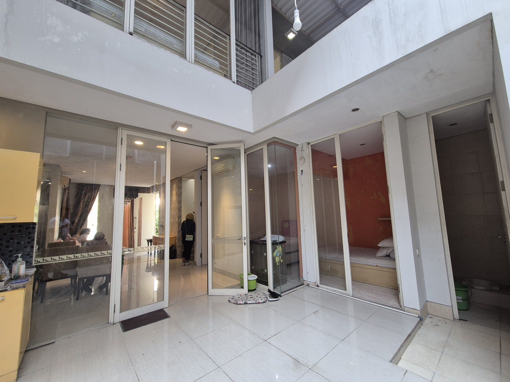 DIJUAL RUMAH MODERN MINIMALIS SIAP HUNI MALIBU BEACH, PAKUWON CITY