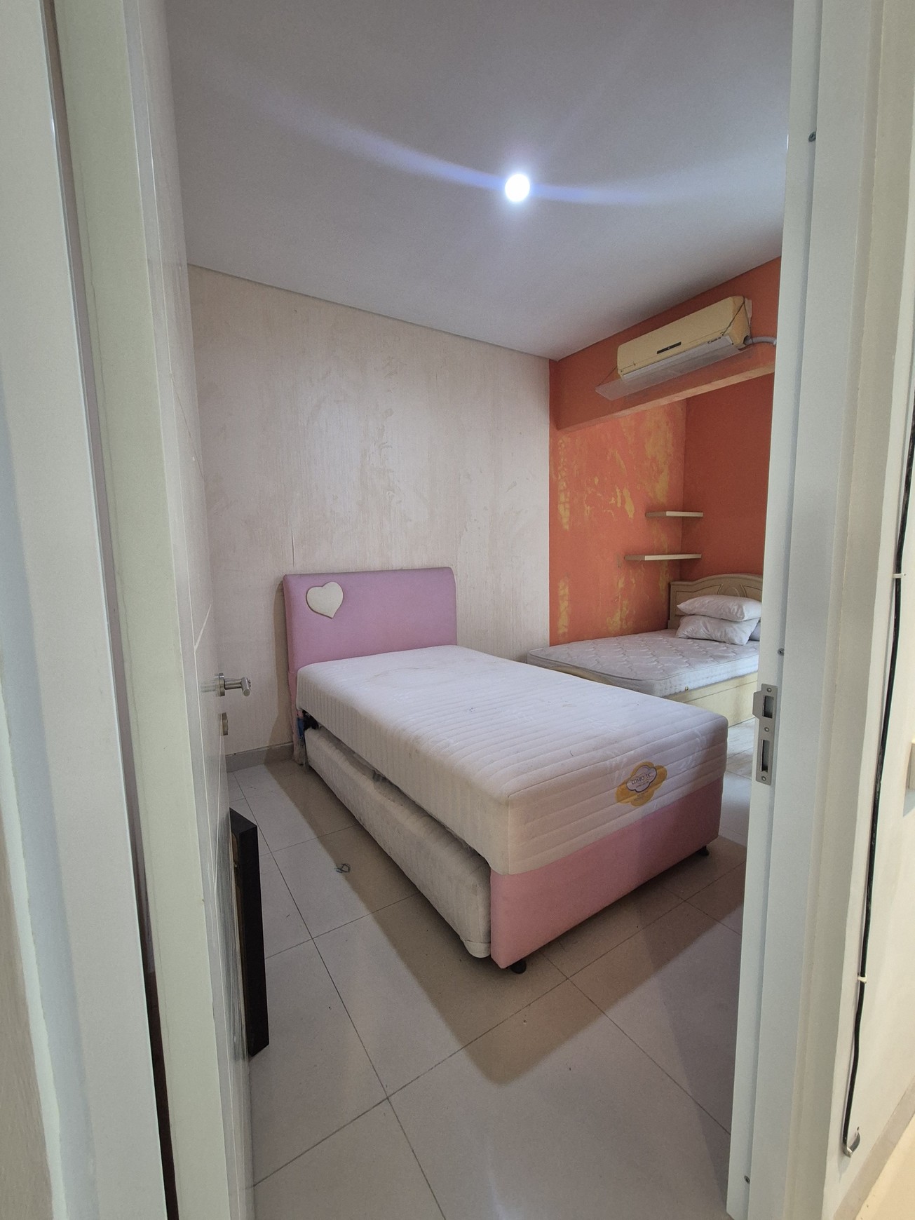 DIJUAL RUMAH MODERN MINIMALIS SIAP HUNI MALIBU BEACH, PAKUWON CITY