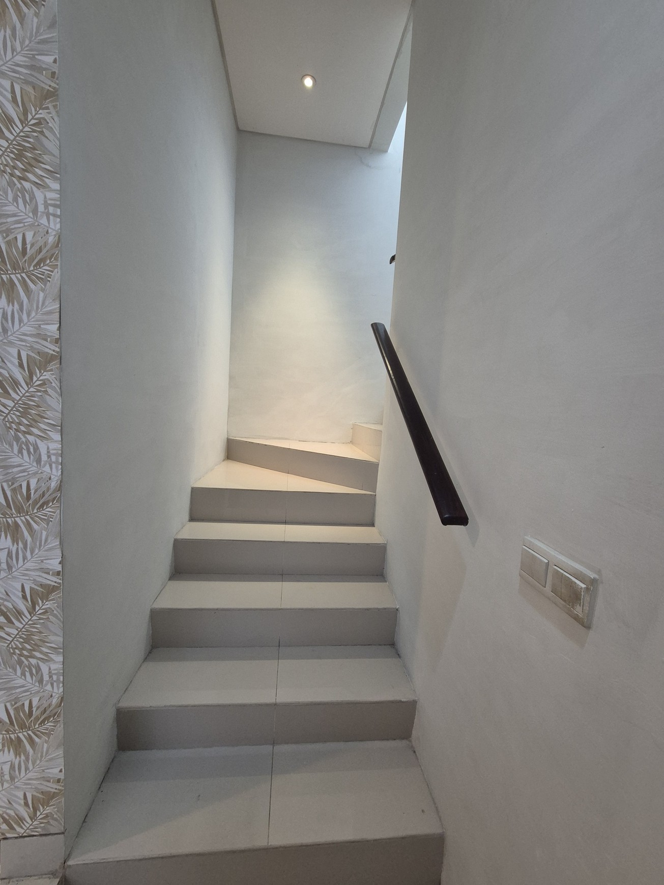 RUMAH SIAP HUNI CLUSTER MALIBU BEACH, PAKUWON CITY Surabaya Timur