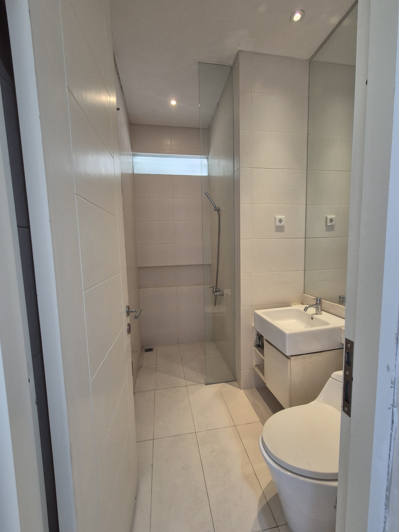 RUMAH SIAP HUNI CLUSTER MALIBU BEACH, PAKUWON CITY Surabaya Timur